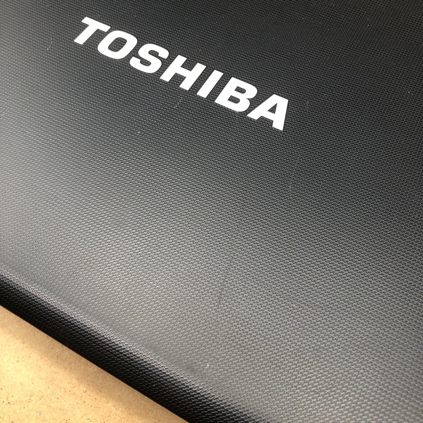 Capot - Toshiba Satellite pro C660