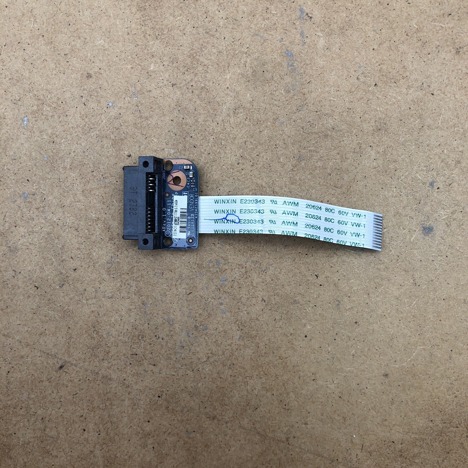 Connecteur SATA - Samsung Notebook NP350E7C-S0AFR