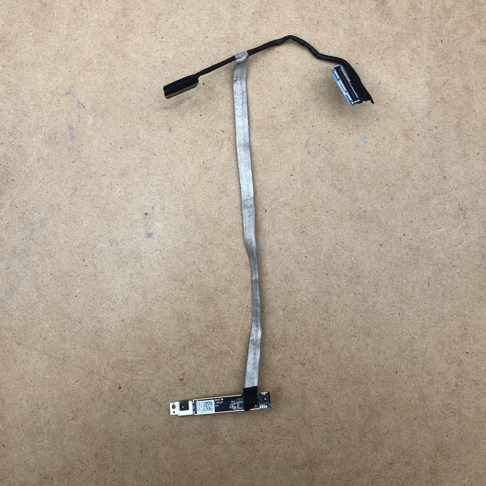 Connecteur écran avec webcam - Dell Latitude  E6220