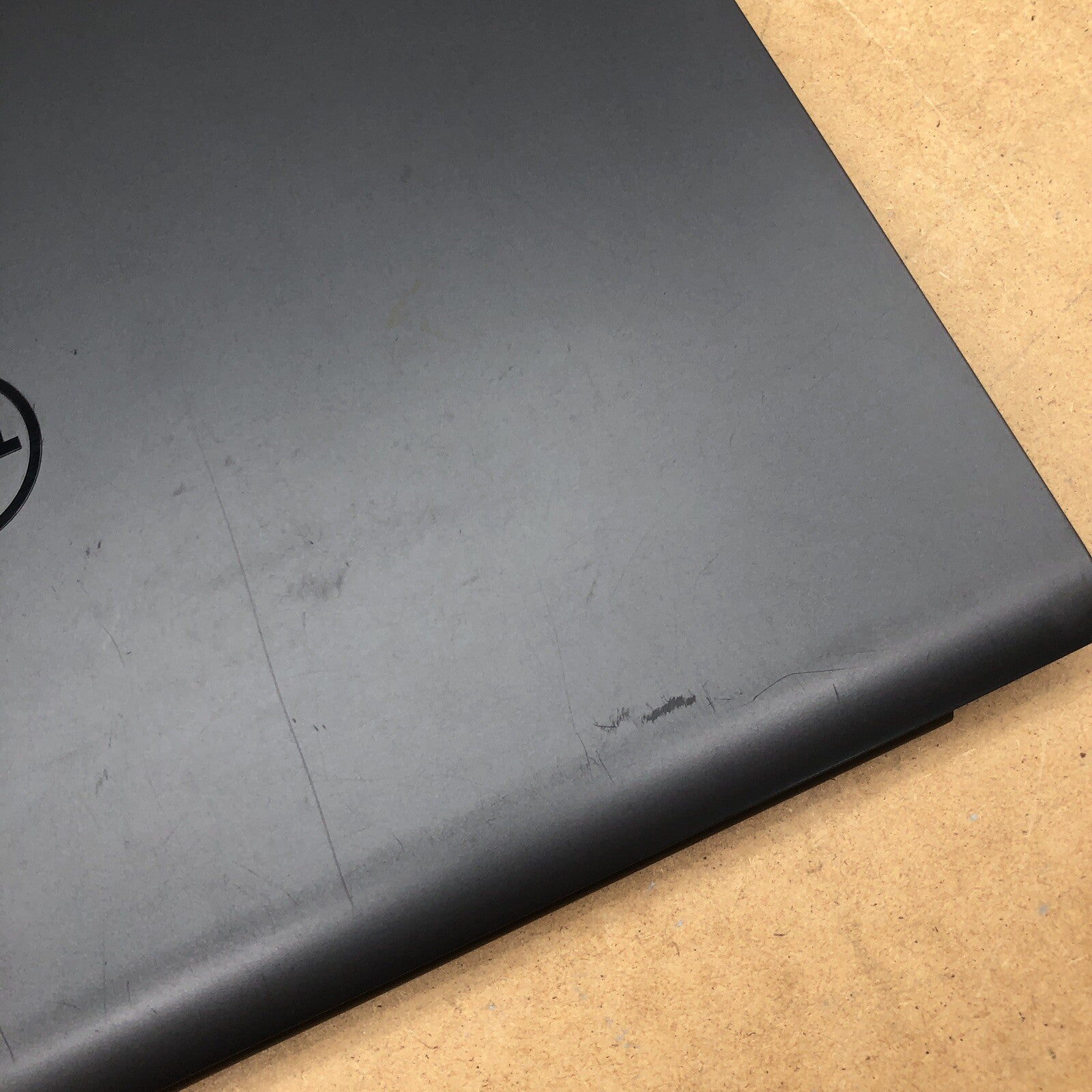 Capot - Dell Latitude 3550