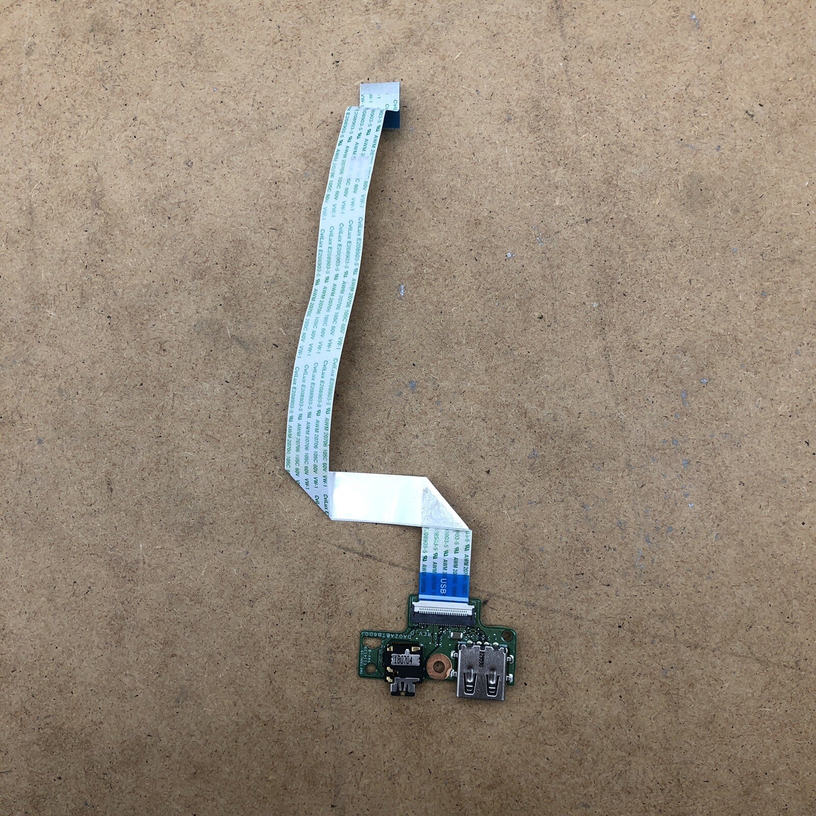 Connecteur USB - Acer E5-576G