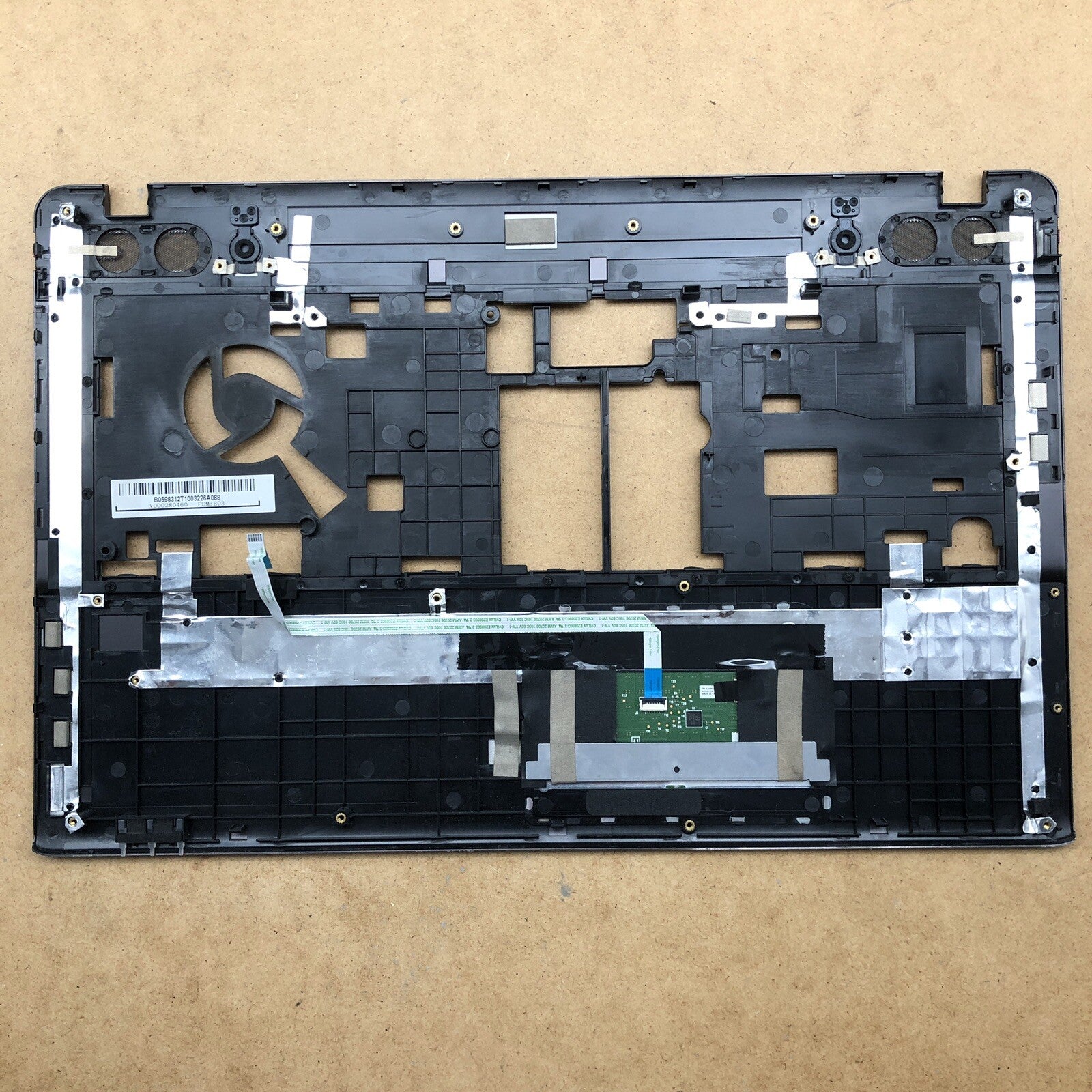 Plasturgie basse dessus - Toshiba Qosmio X870
