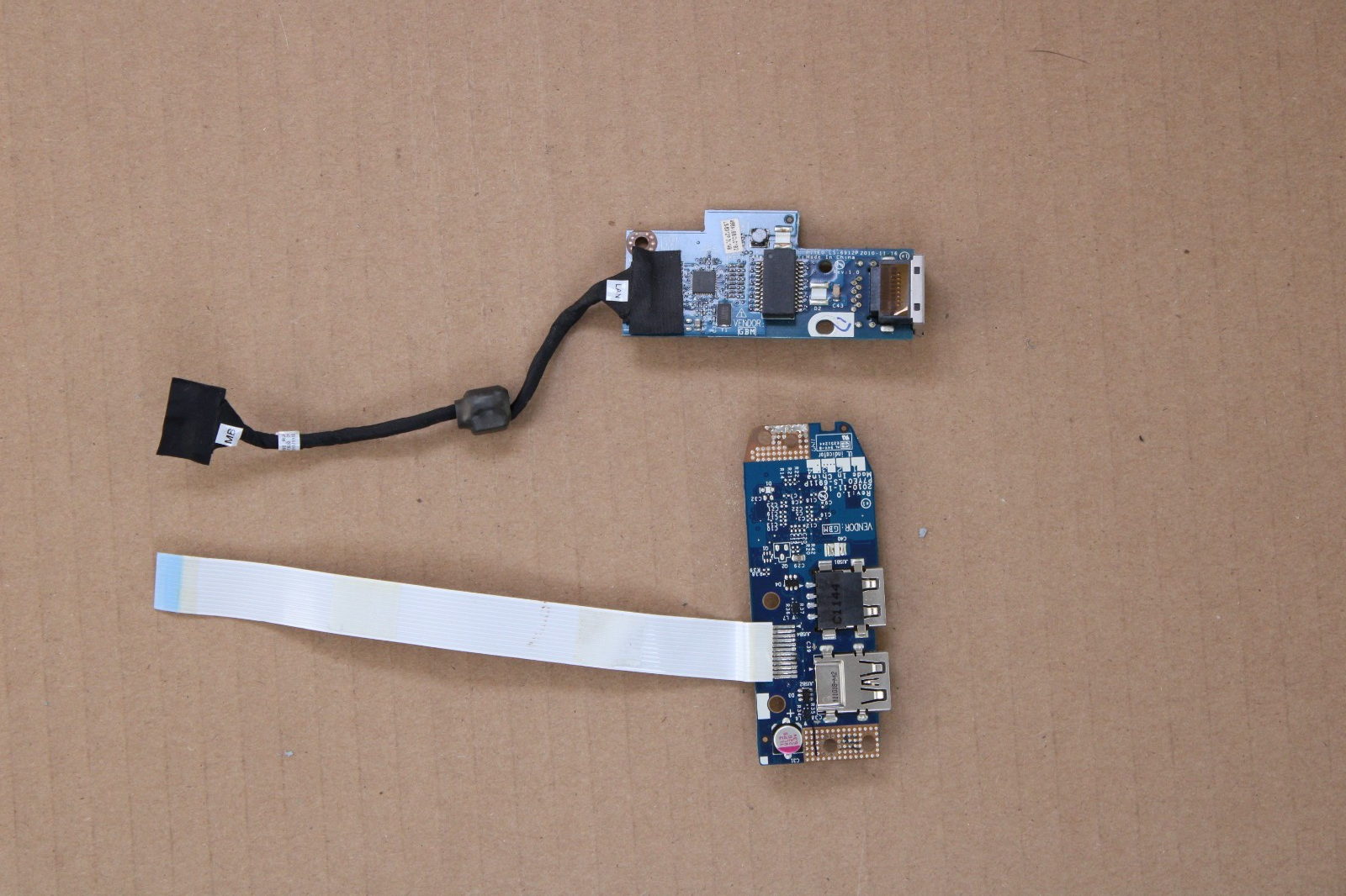 Connecteurs USB/Ethernet - Acer Aspire 7750ZG