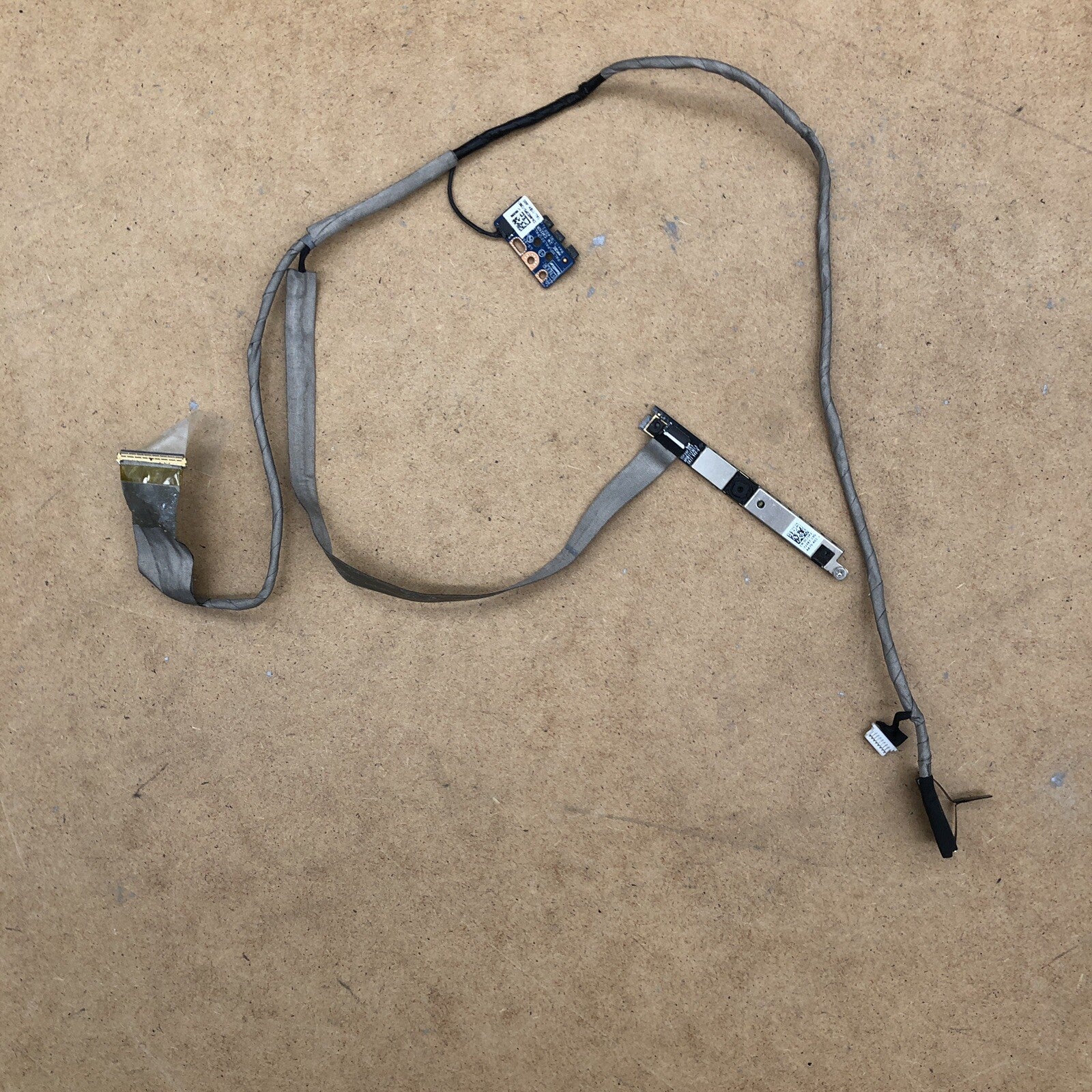Connecteur écran avec webcam - Dell Latitude E6520