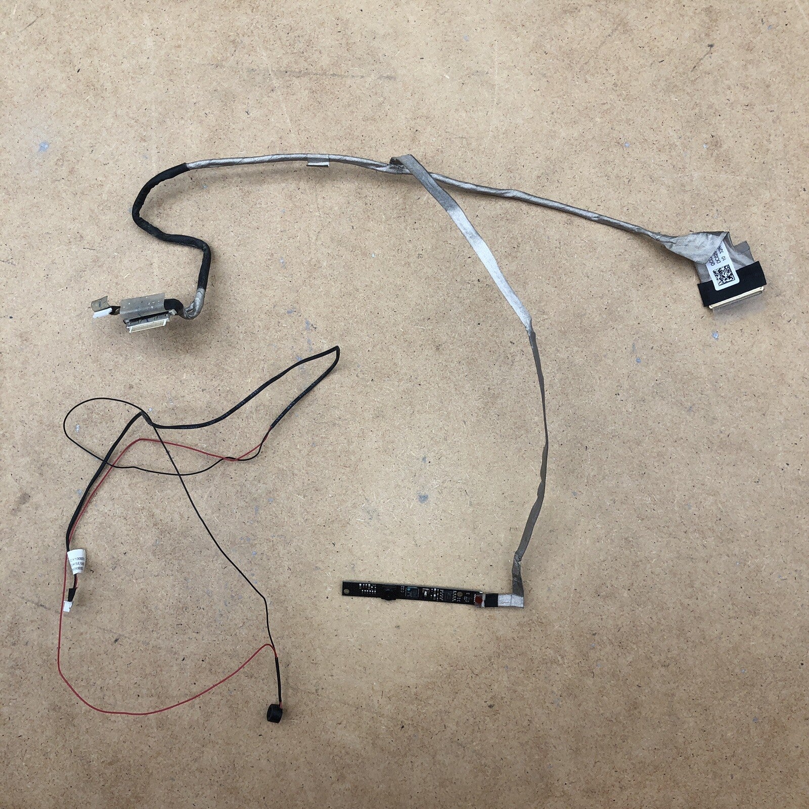 Connecteur écran avec webcam et micro - Samsung Notebook NP350E7C-S0AFR