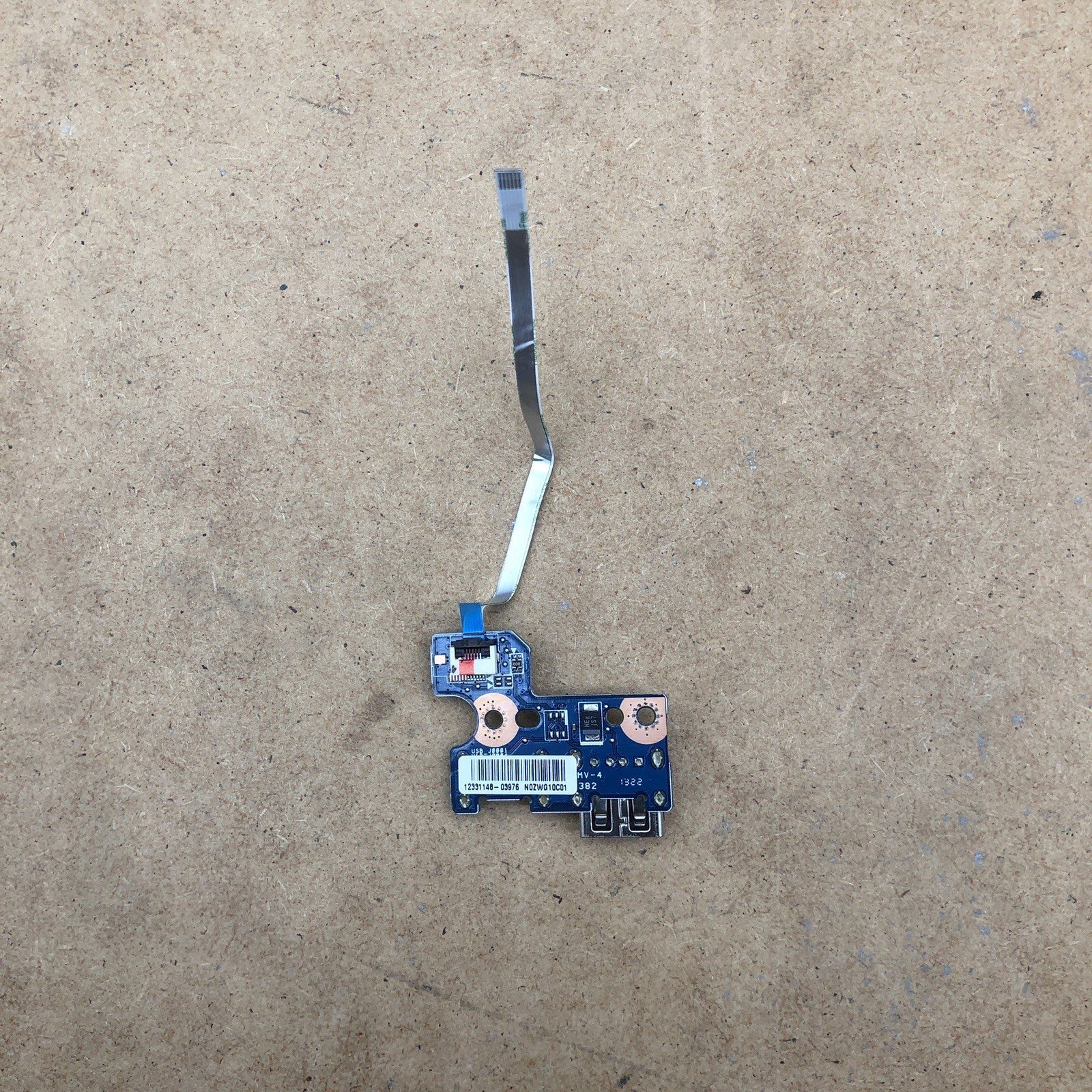 Connecteur USB - Toshiba Satellite C850D-11C
