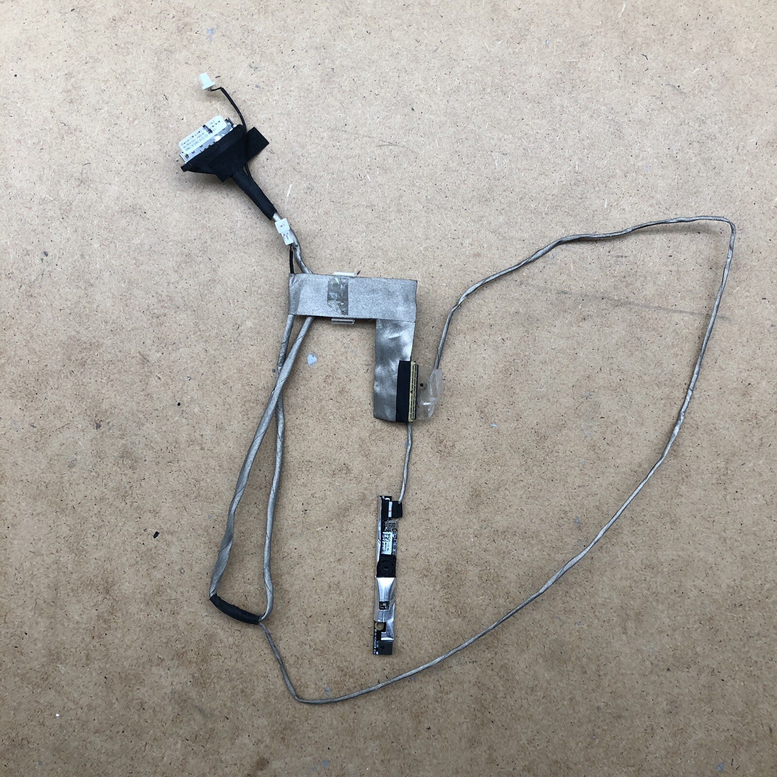 Connecteur écran avec webcam - Toshiba Qosmio X870