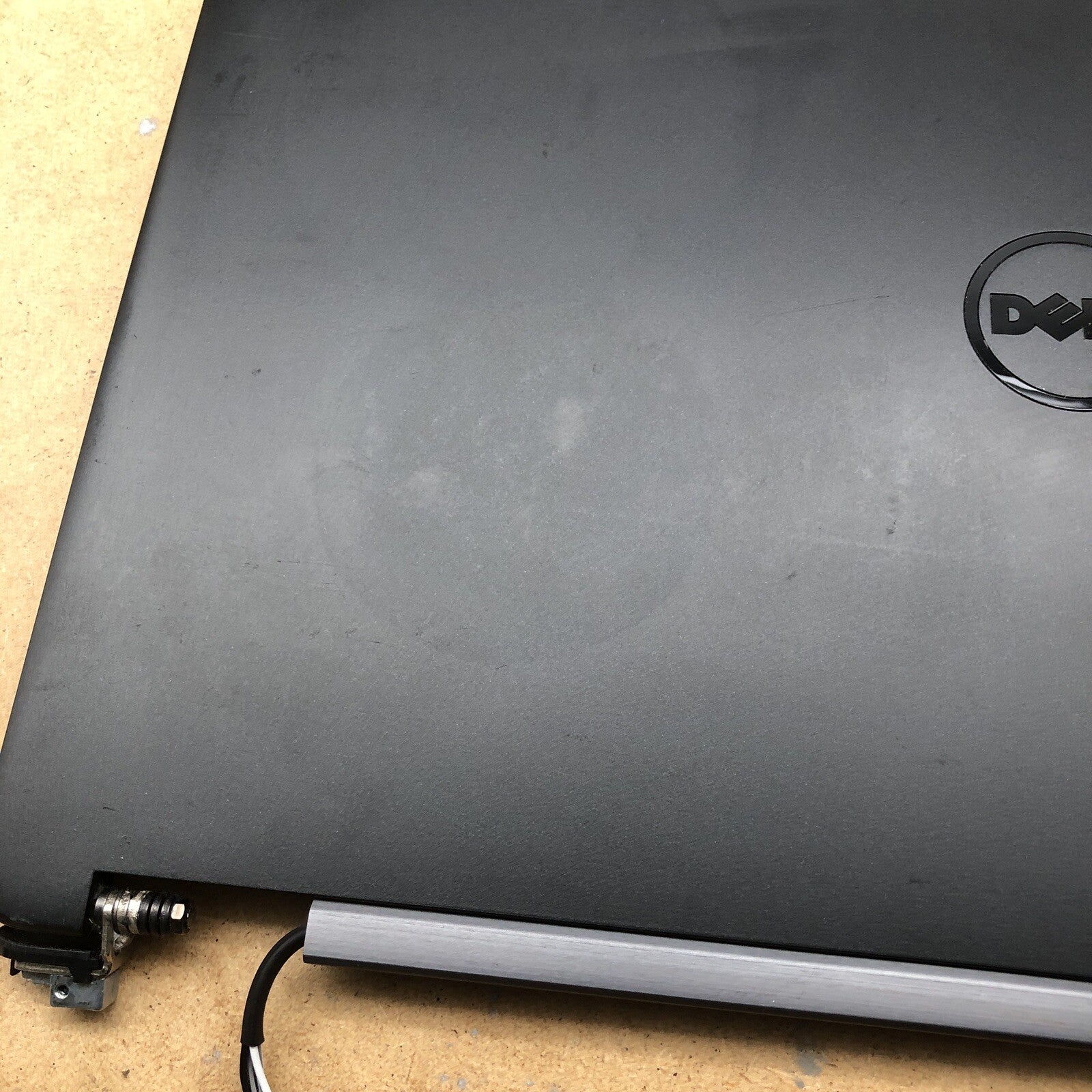 Capot complet avec écran - Dell E5470
