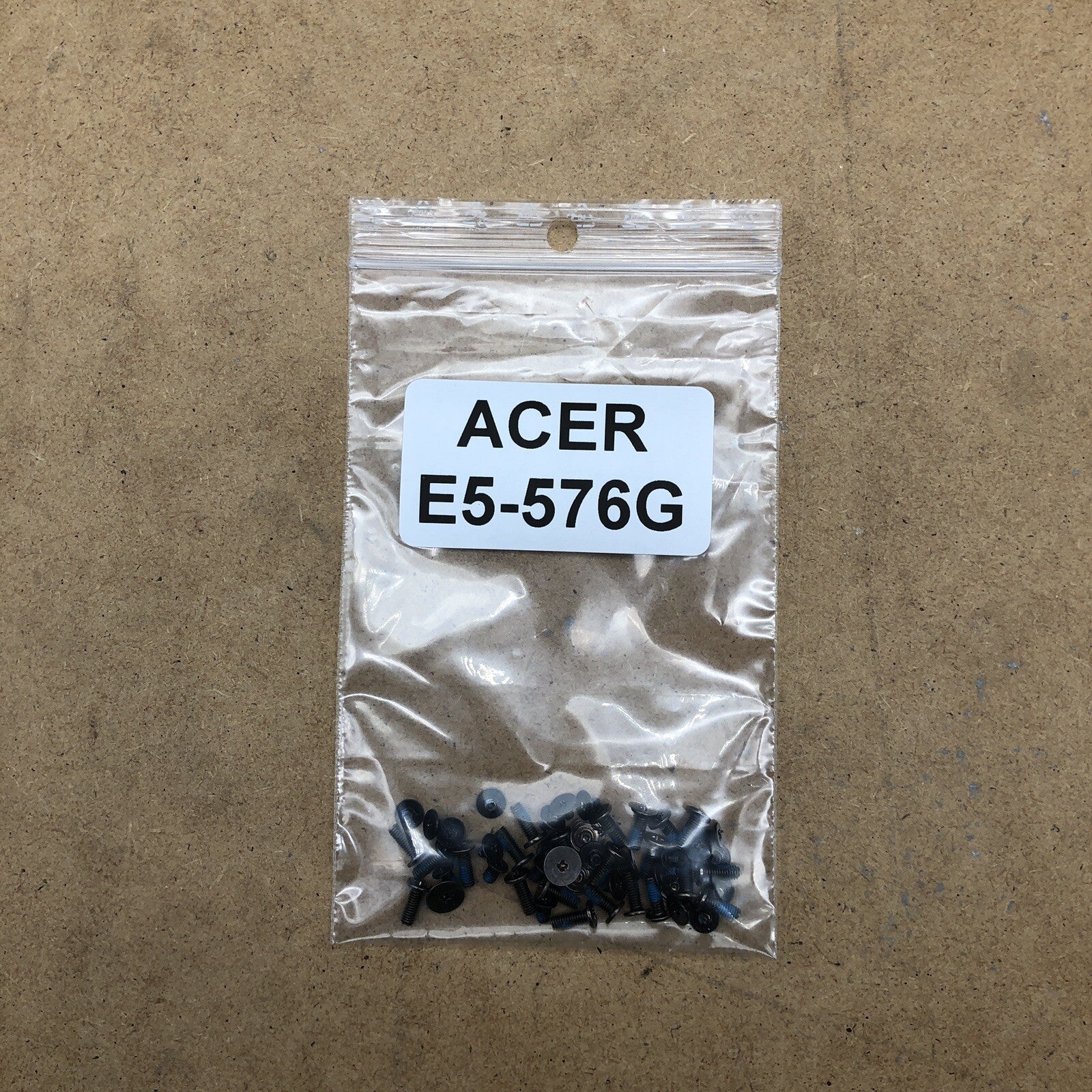Visserie - Acer E5-576G
