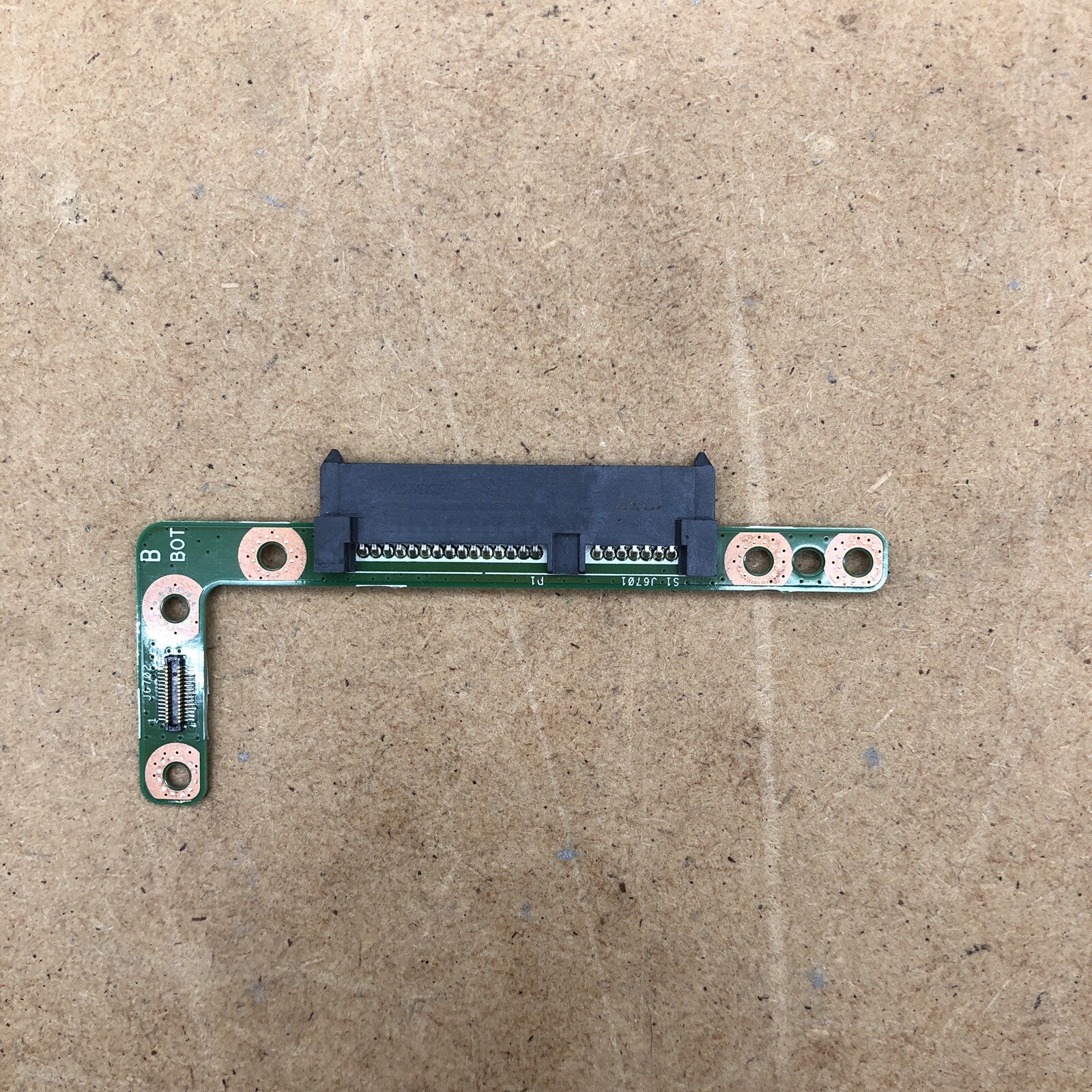 Connecteur sata disque dur - Asus R520U