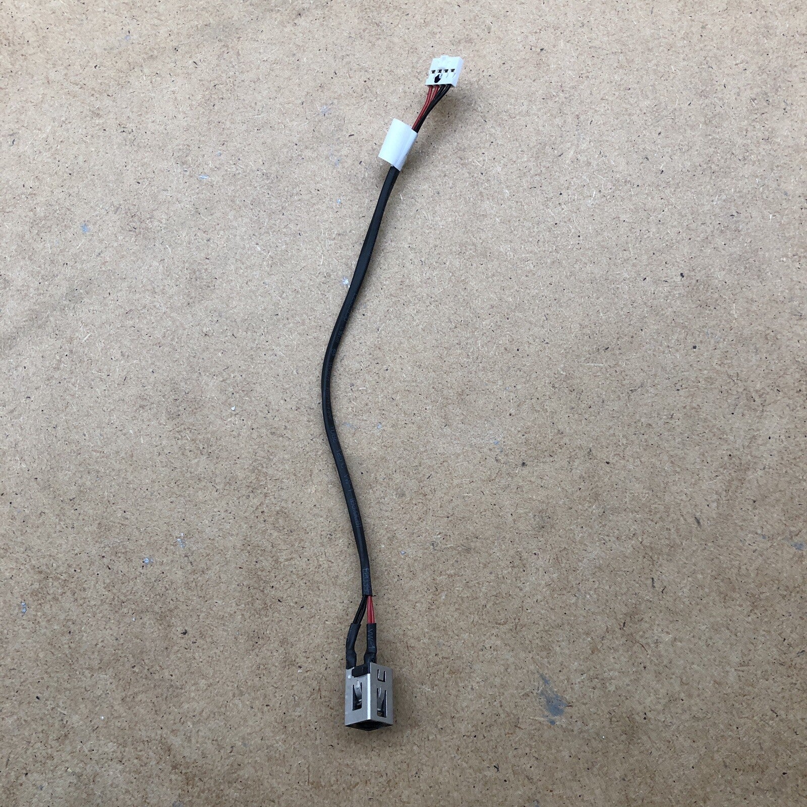 Connecteur de charge - Toshiba Satellite C55-C-1WD