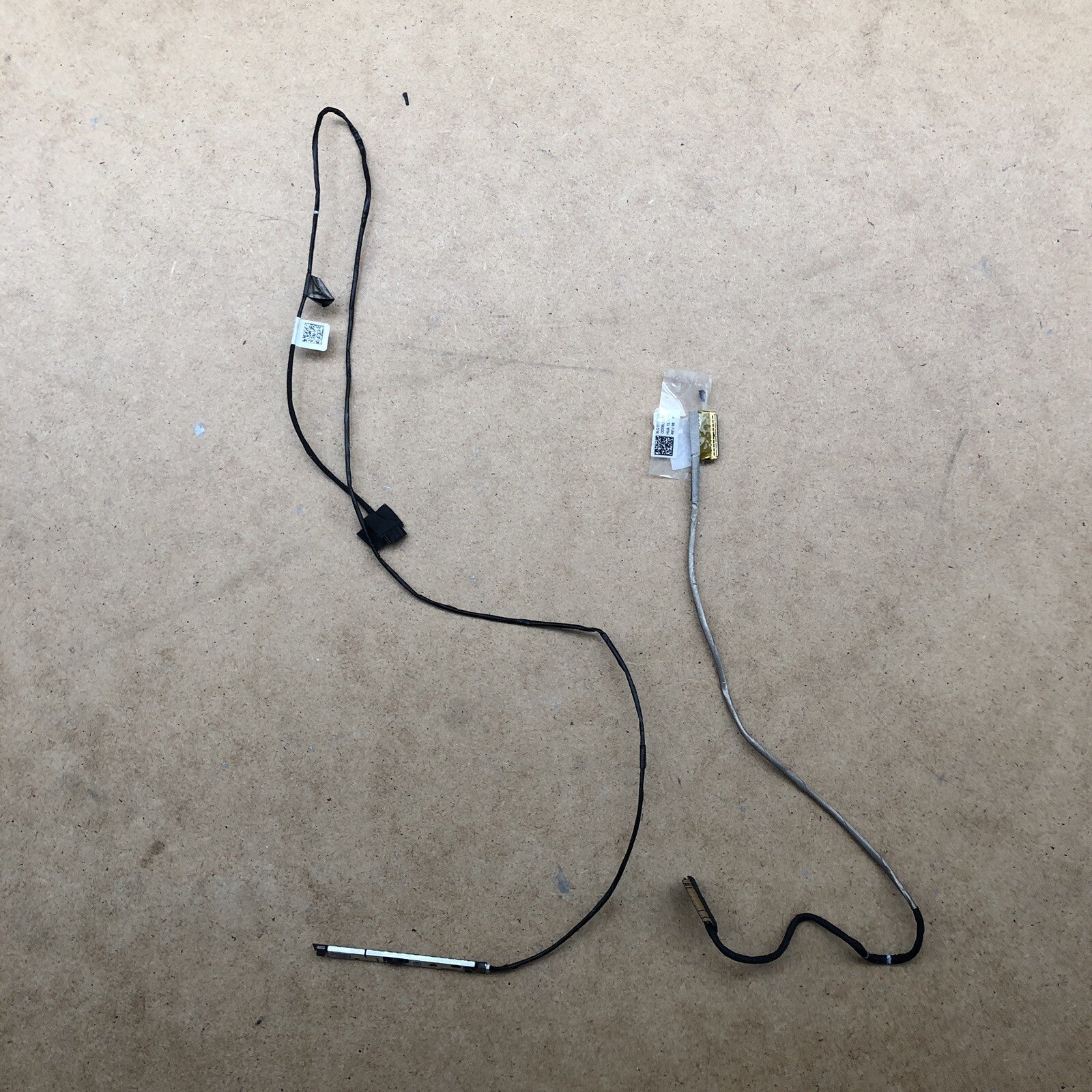 Connecteur écran avec webcam - Toshiba Satellite C55-C-1WD