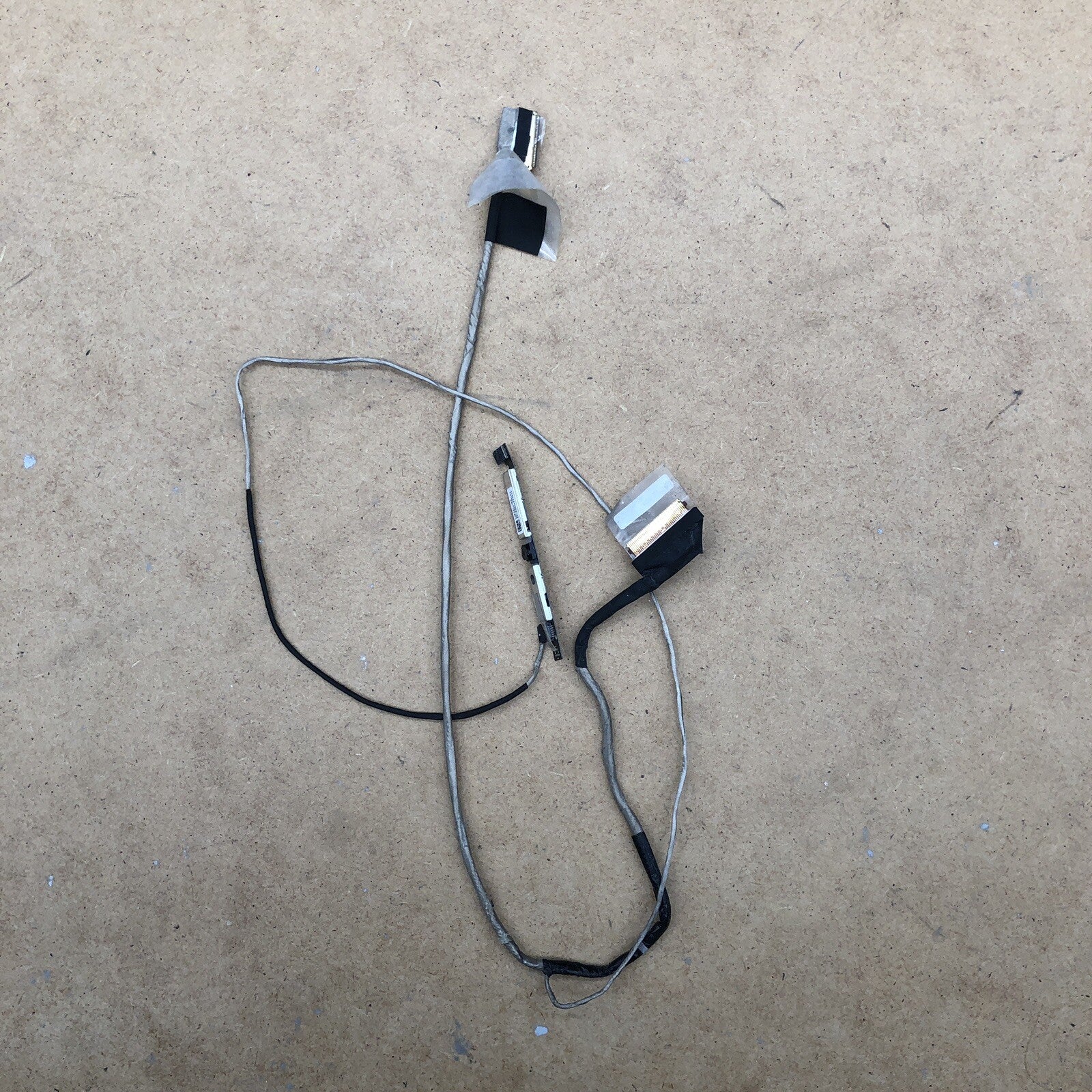Connecteur écran avec webcam - HP 17-Y