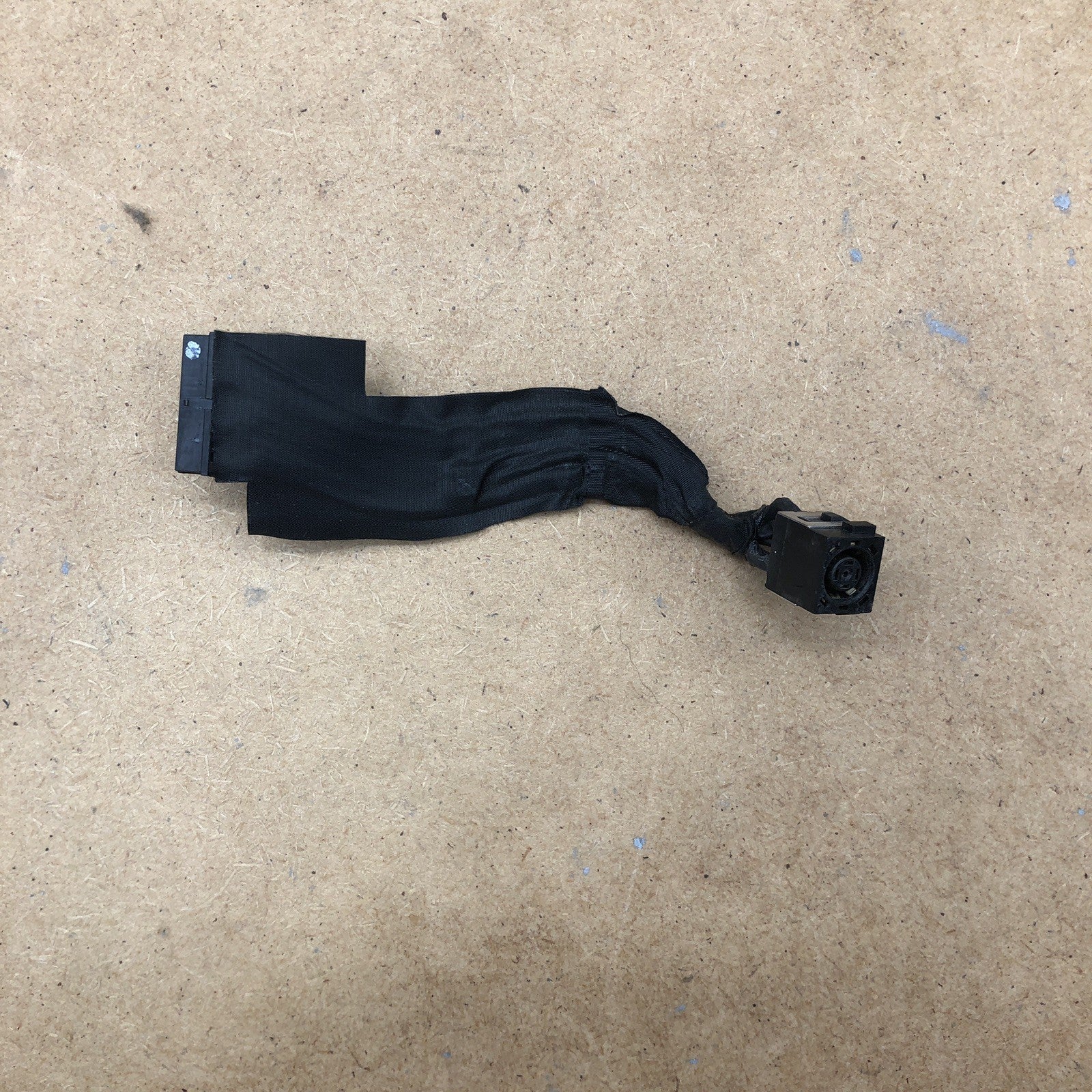 Cnnecteur de charge - Dell G15 5510