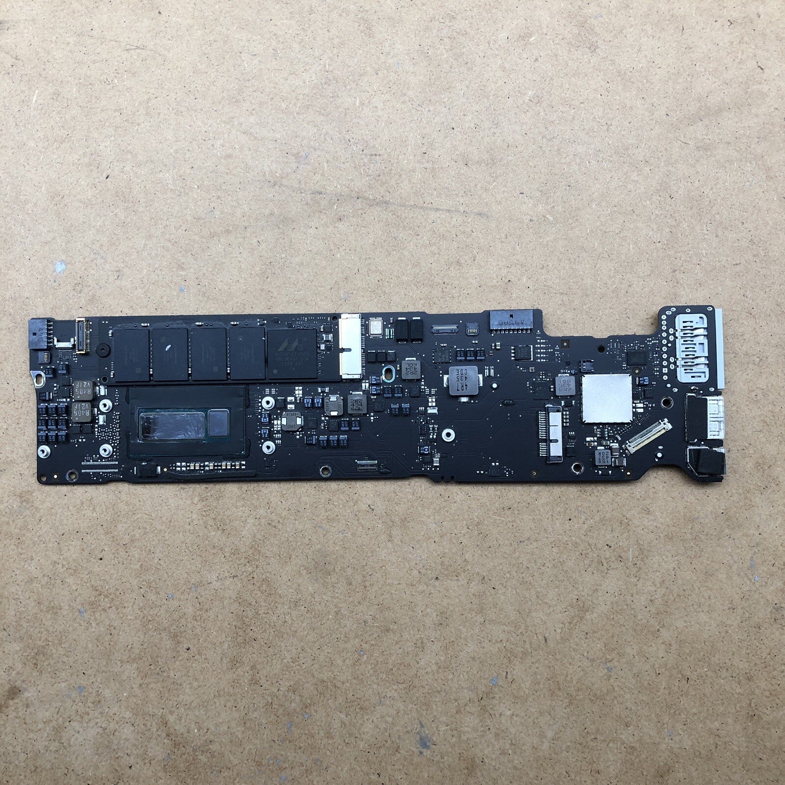 Carte mère - MacBook A1466 i5 1.4ghz 4GO (2)