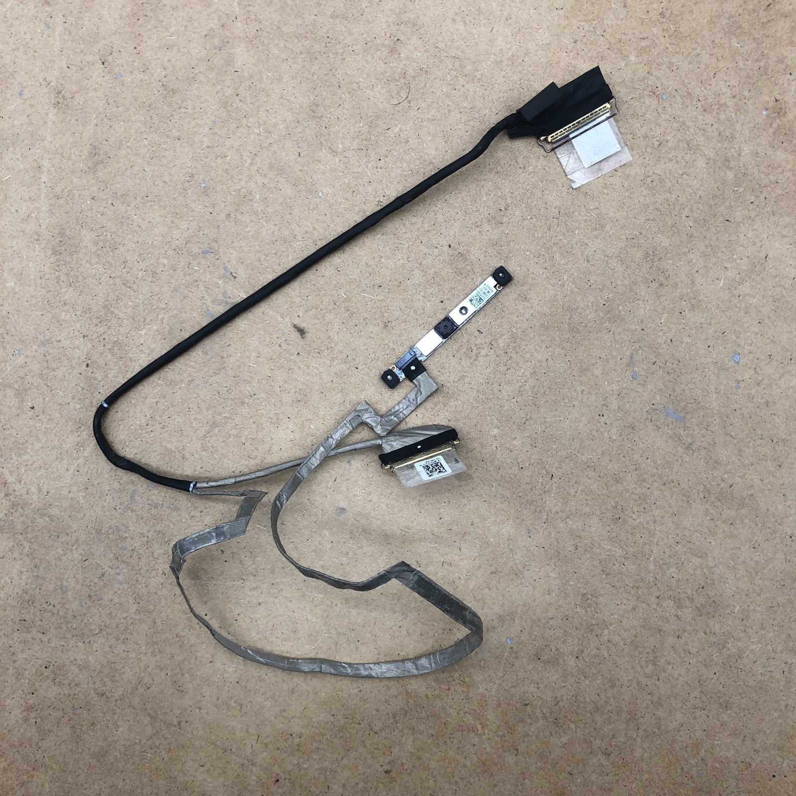 Connecteur d'écran avec webcam - Dell G15 5510