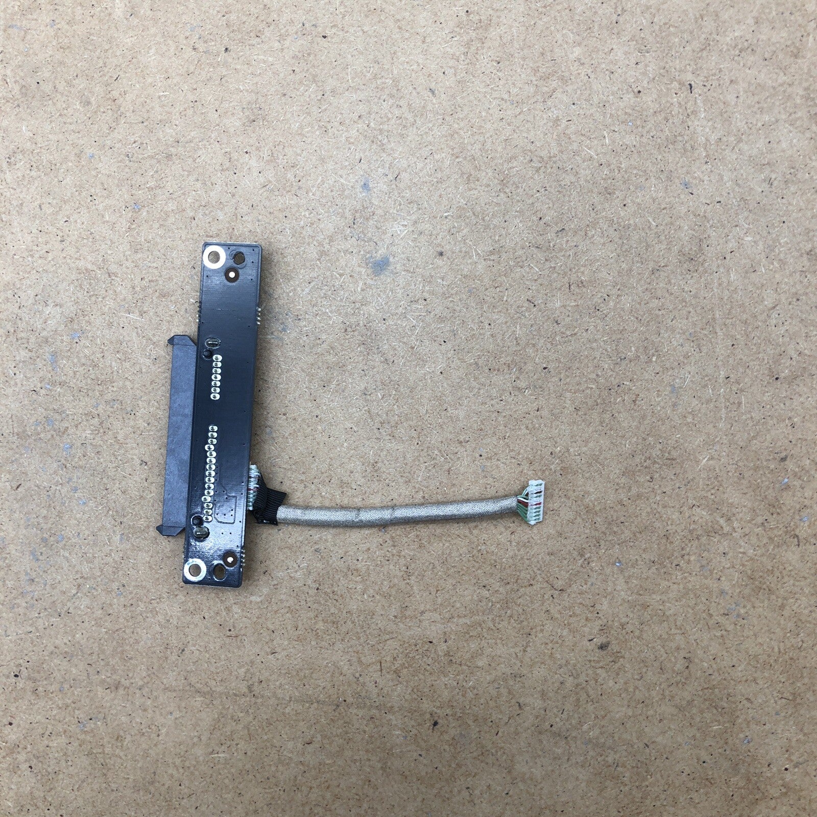 Connecteur sata - Thomson NEO17C8WH1T