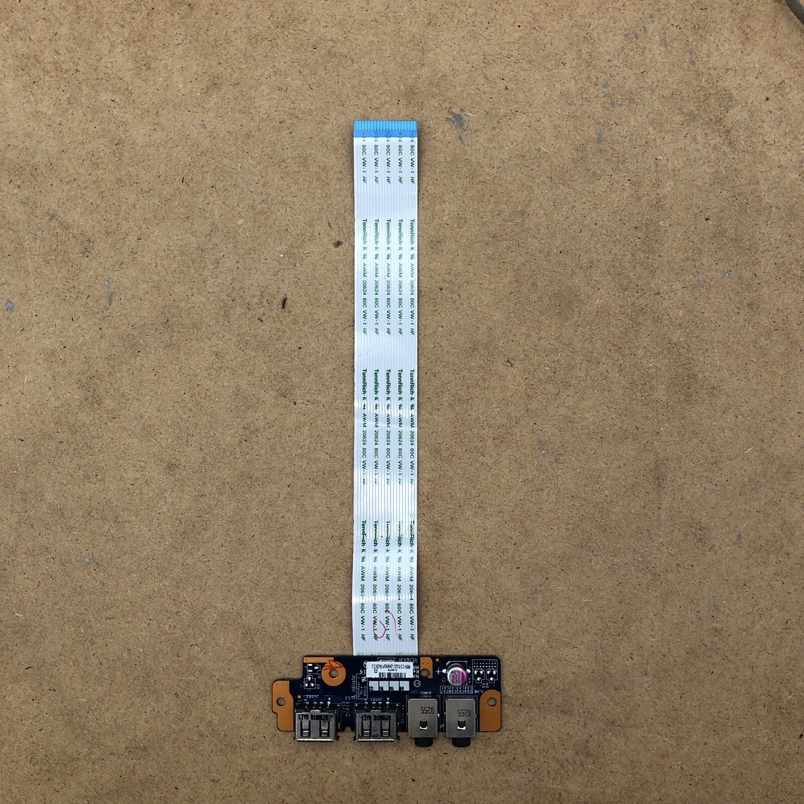 Connecteur USB/Jack - Toshiba Satellite L670-17E