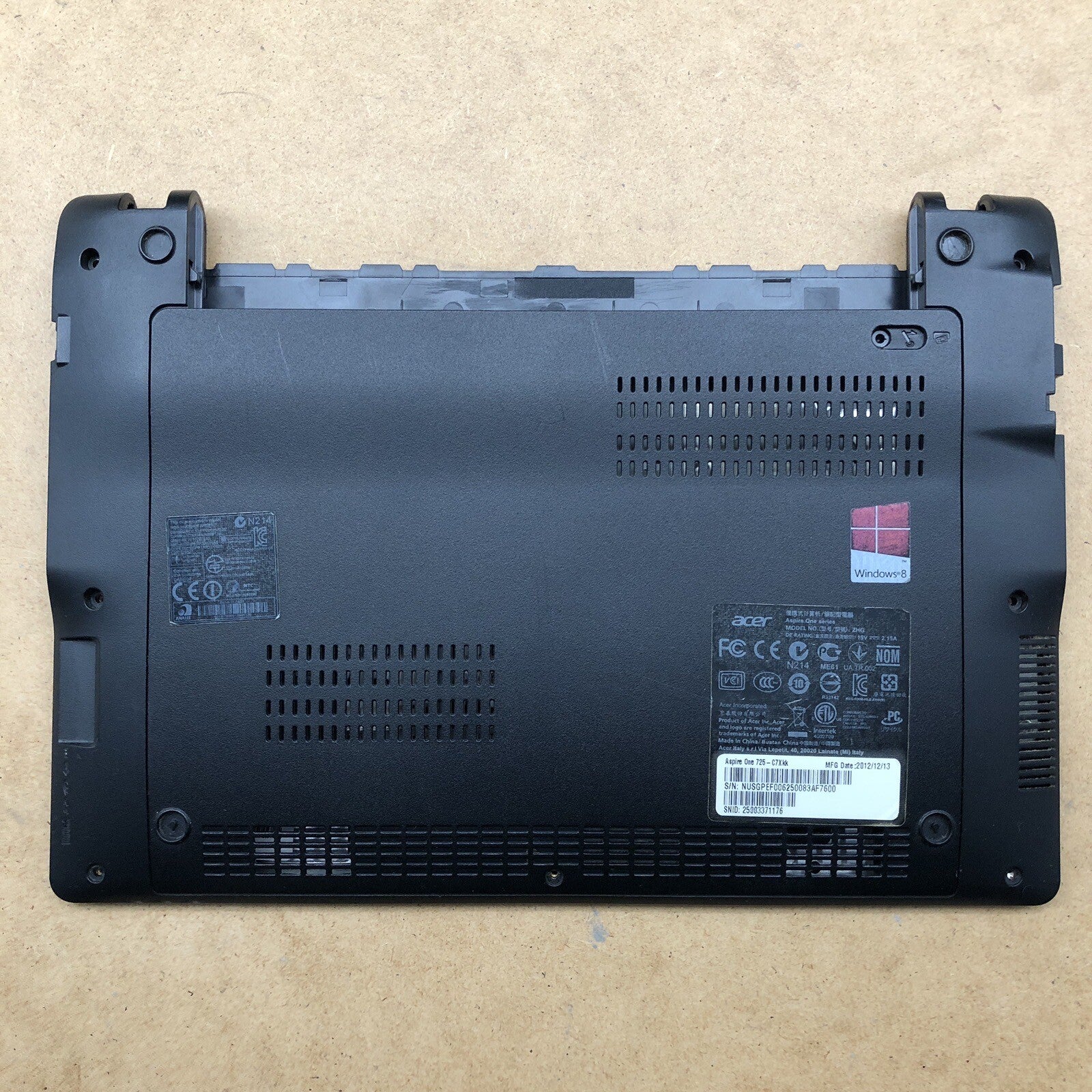 Plasturgie Basse complète avec clavier azerty - Acer Aspire One 725