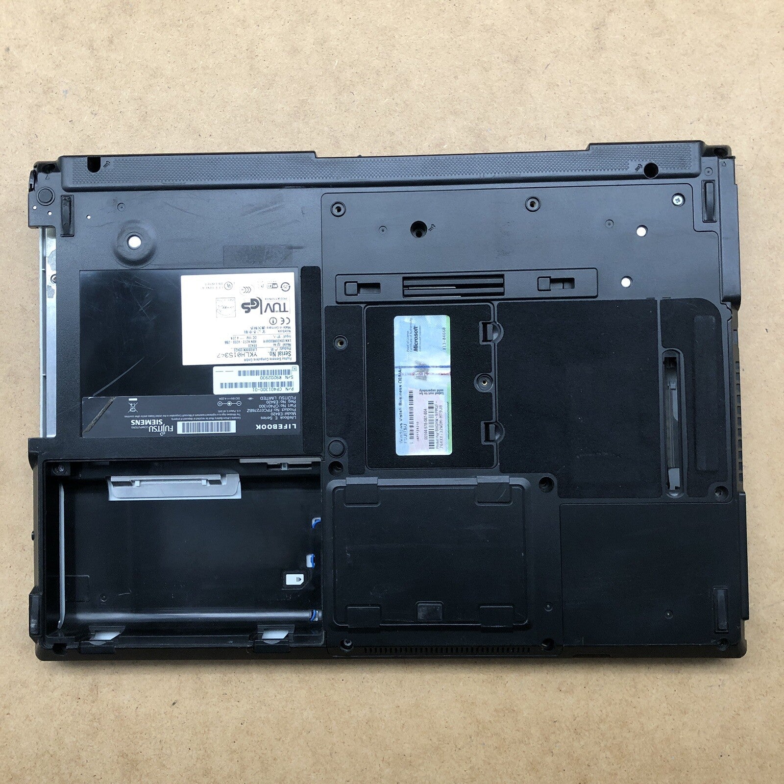 Plasturgie  - Fujitsu Lifebook E8420
