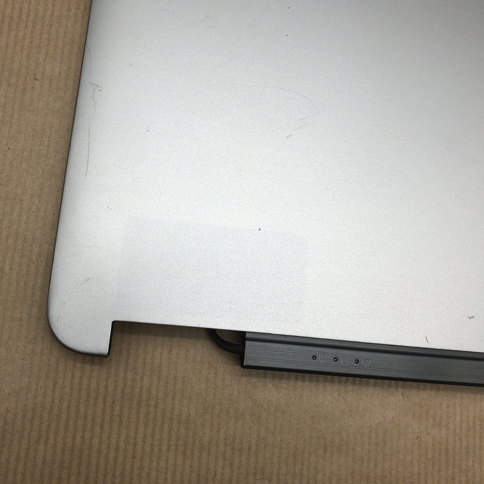 Capot - DELL Latitude E7240 (1)