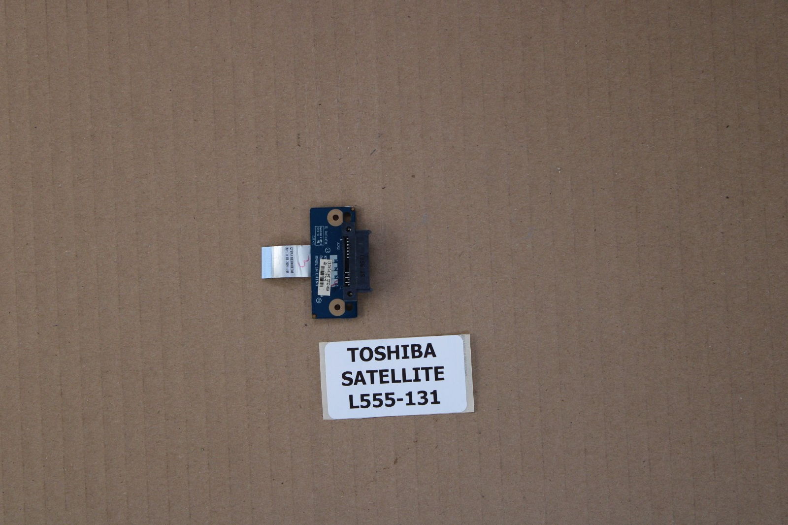 Connecteur sata - Toshiba Satellite L555-131