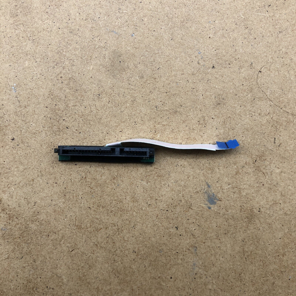 Connecteurs USB/Sata - Asus Vivobook 512U
