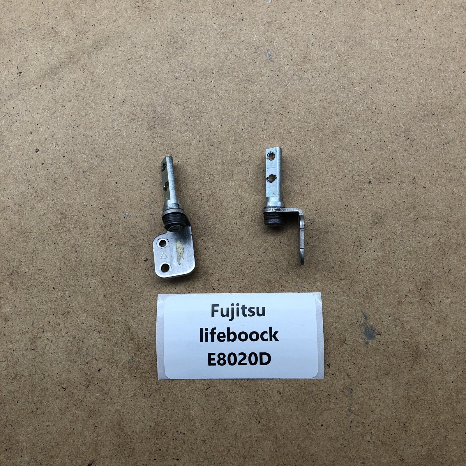 Charnières  - Fujitsu Lifebook E8020D