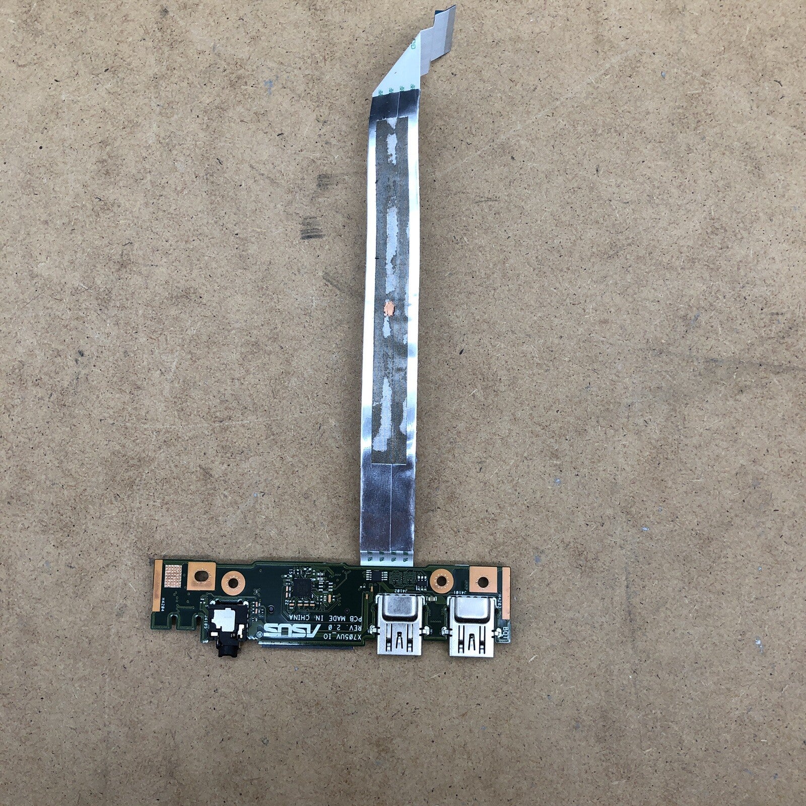 Connecteur USB/jack - Asus R702U