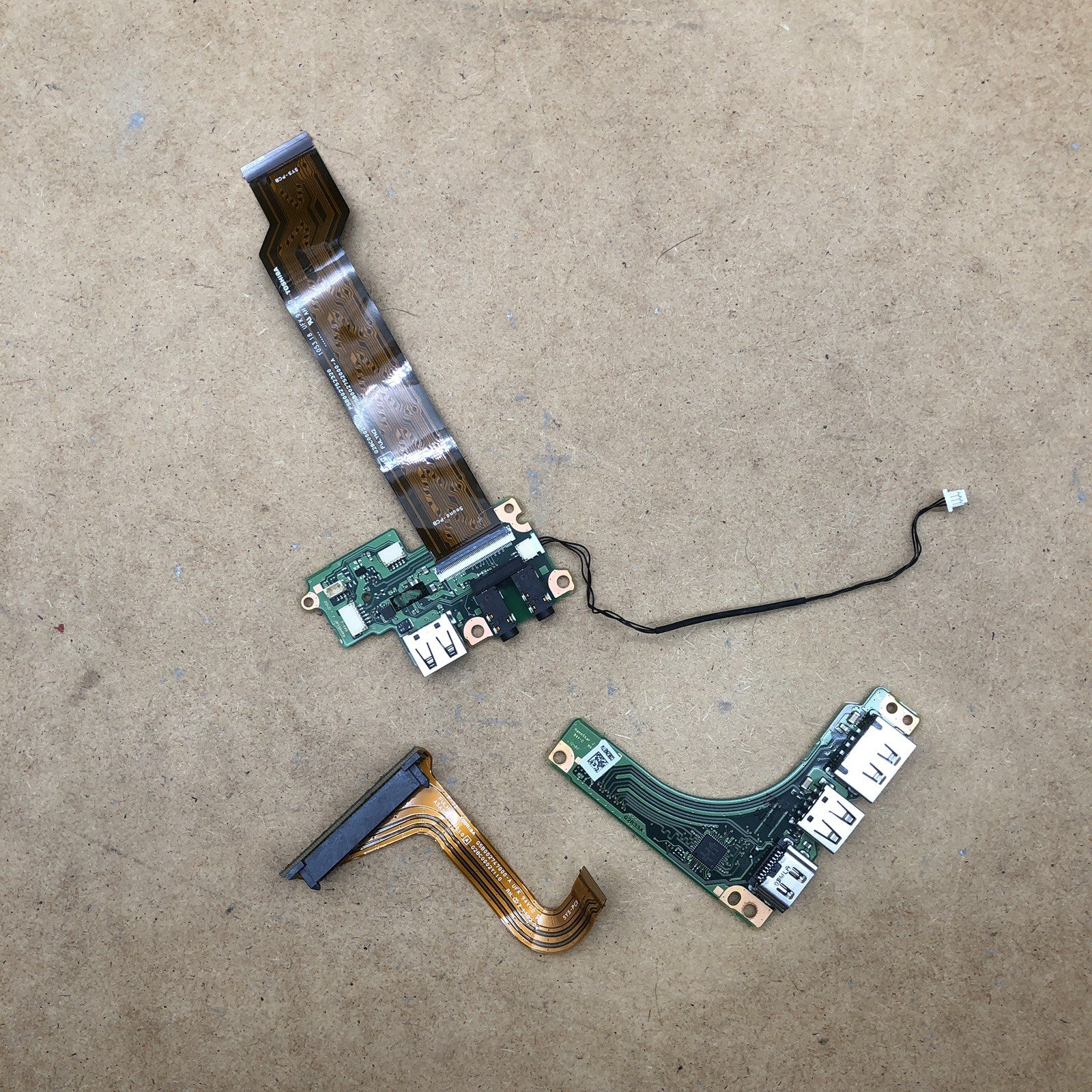 Connecteurs sata/USB - Toshiba portege R700-1EZ