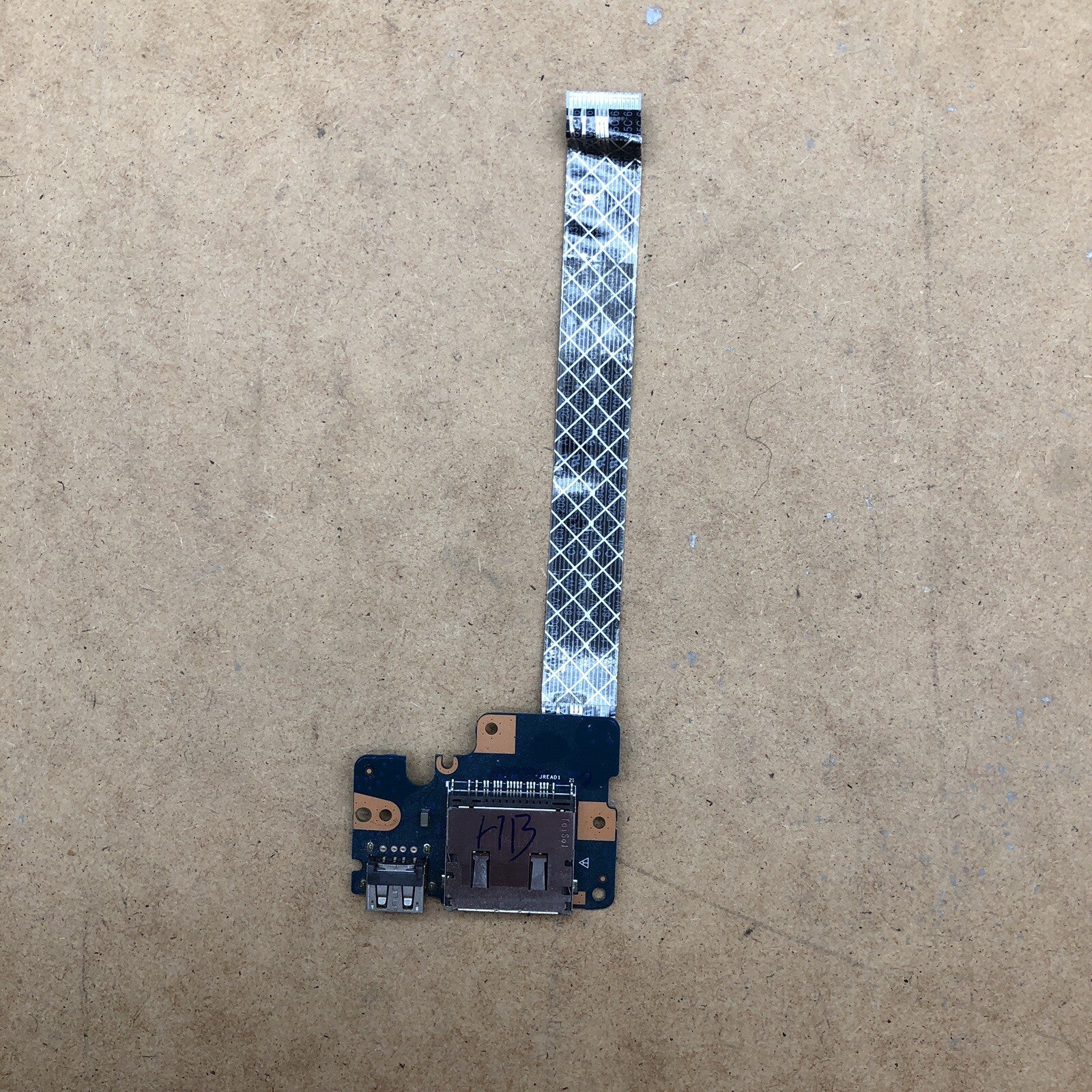 Connecteur USB - Dell Latitude 3550