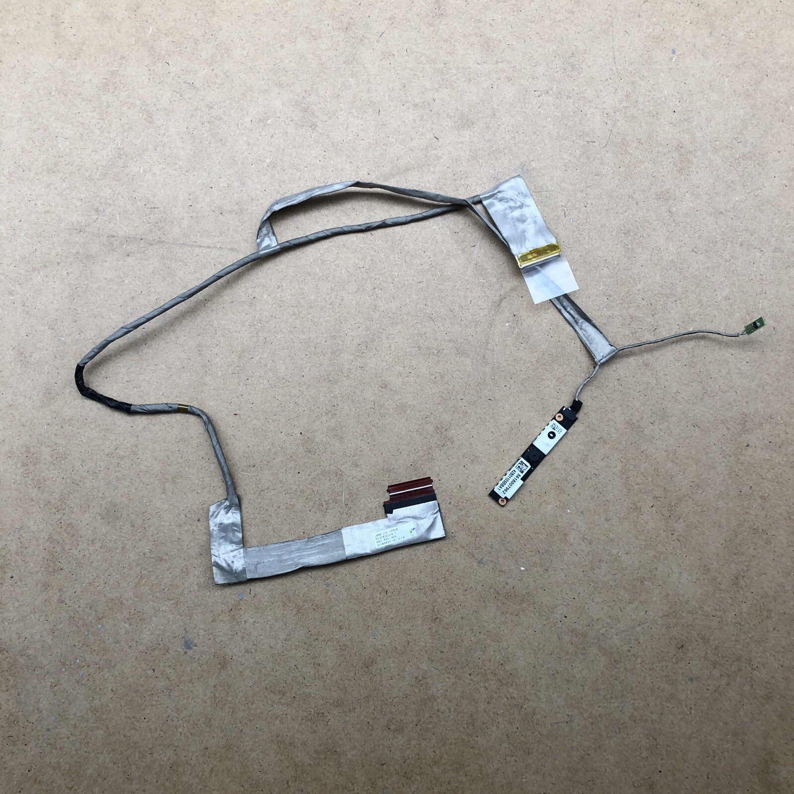 Connecteur d'écran avec webcam - Lenovo B590