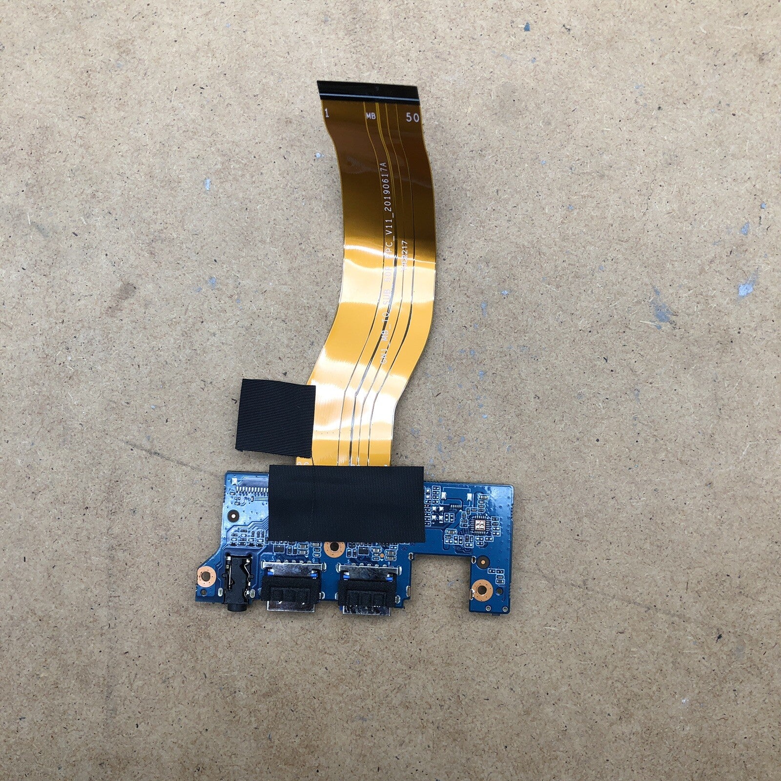 Connecteur USB - Toshiba DYNABOOK