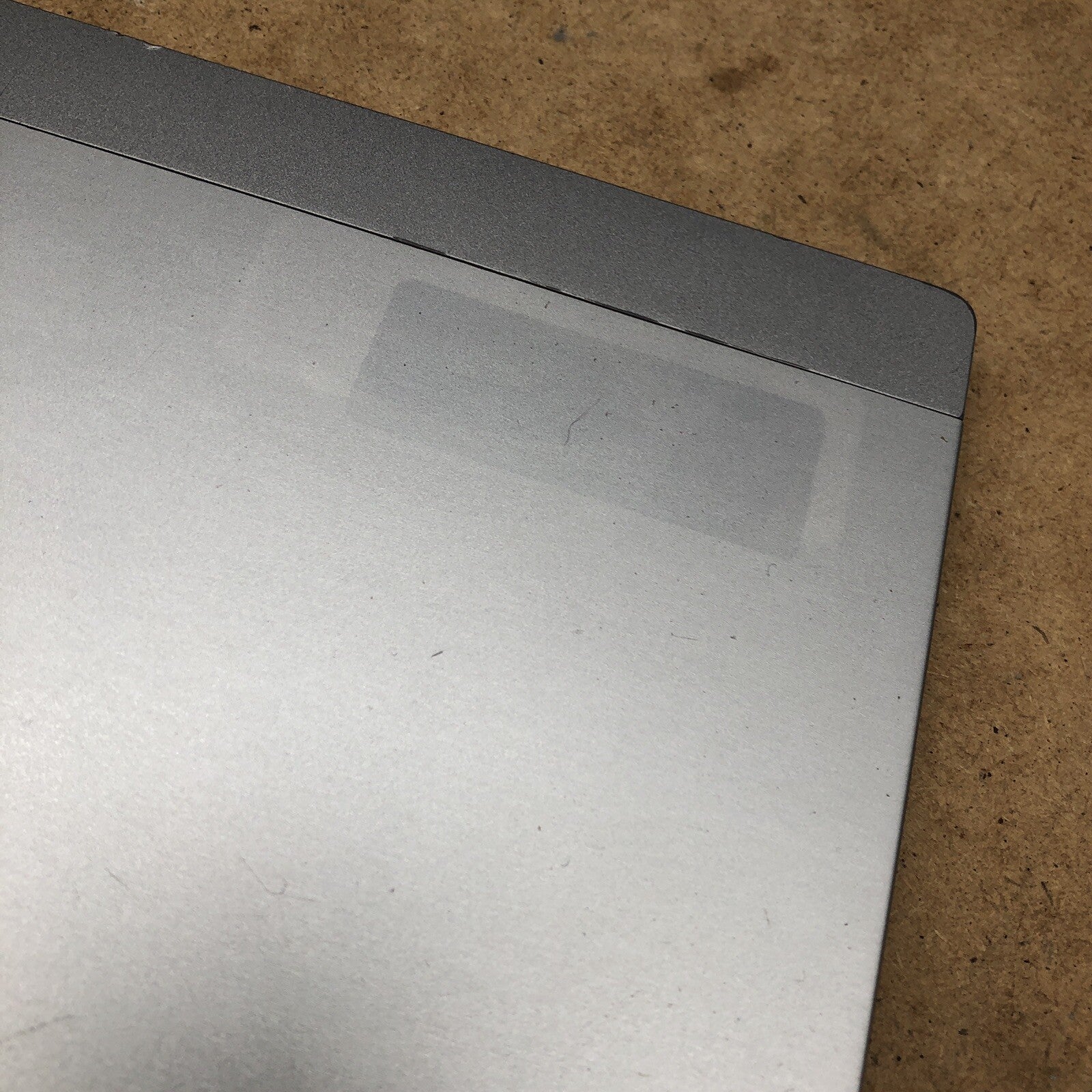 Capot - HP Elitebook 2570P (2)