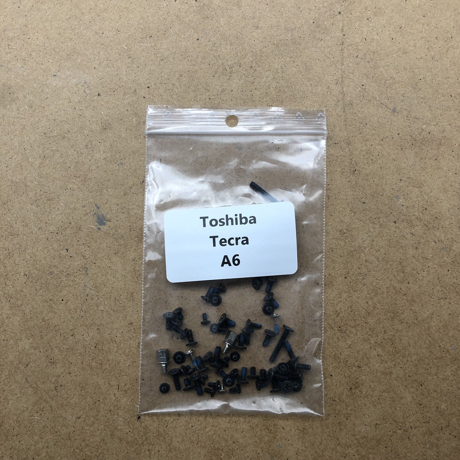 Visserie - Toshiba Tecra A6