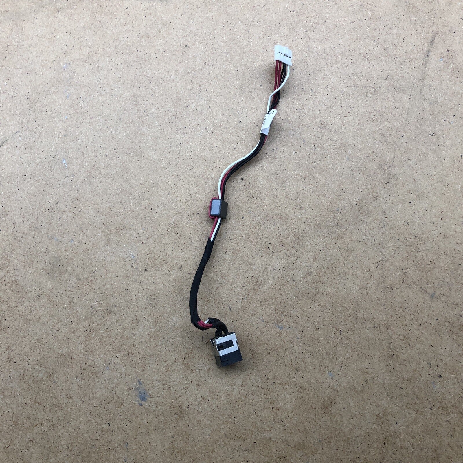 Connecteur de charge - Dell Latitude 3540