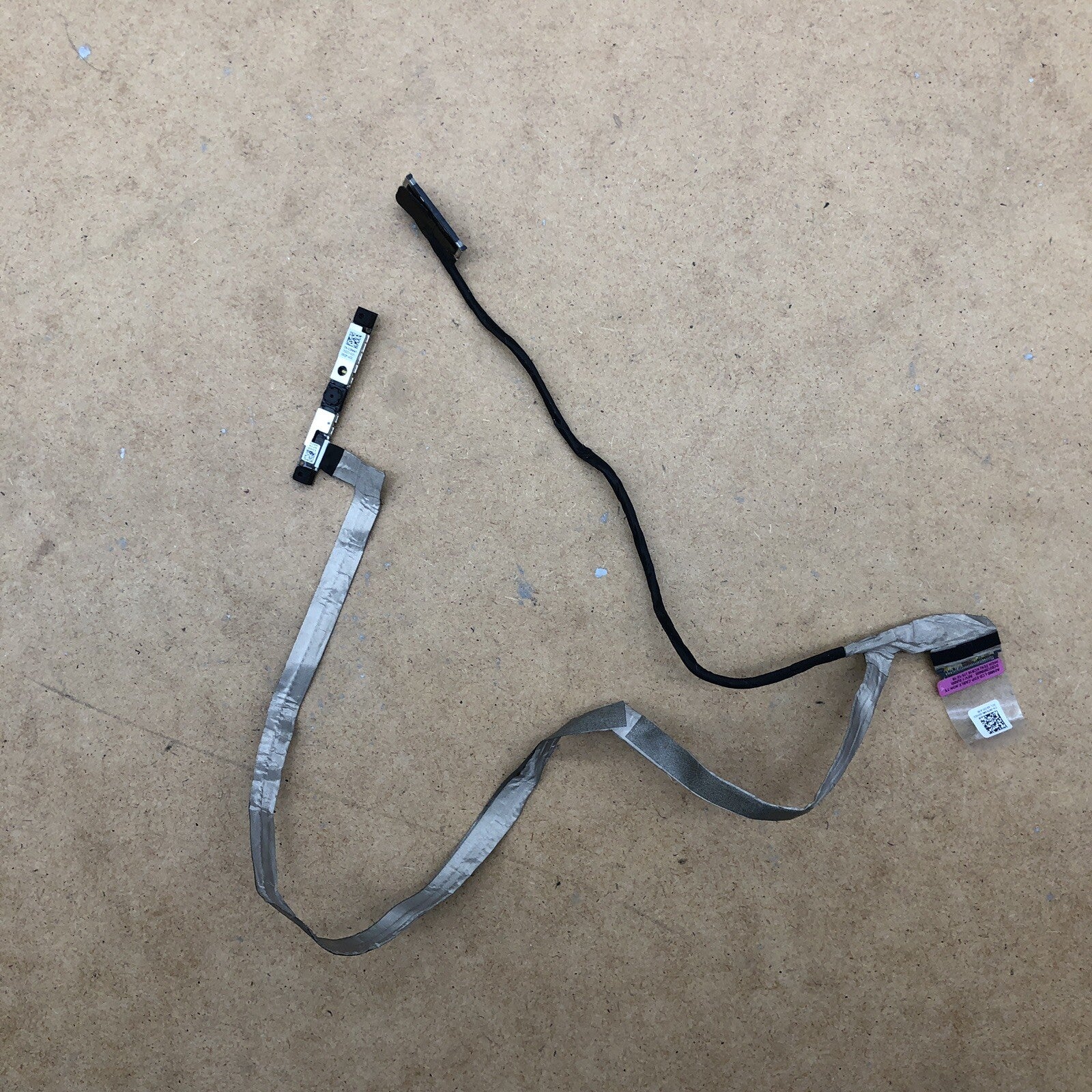Connecteur écran et webcam - Dell Precision 3510