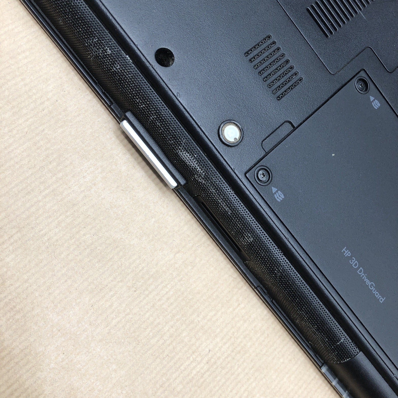 Plasturgie complète - HP Elitebook 8440P (4)