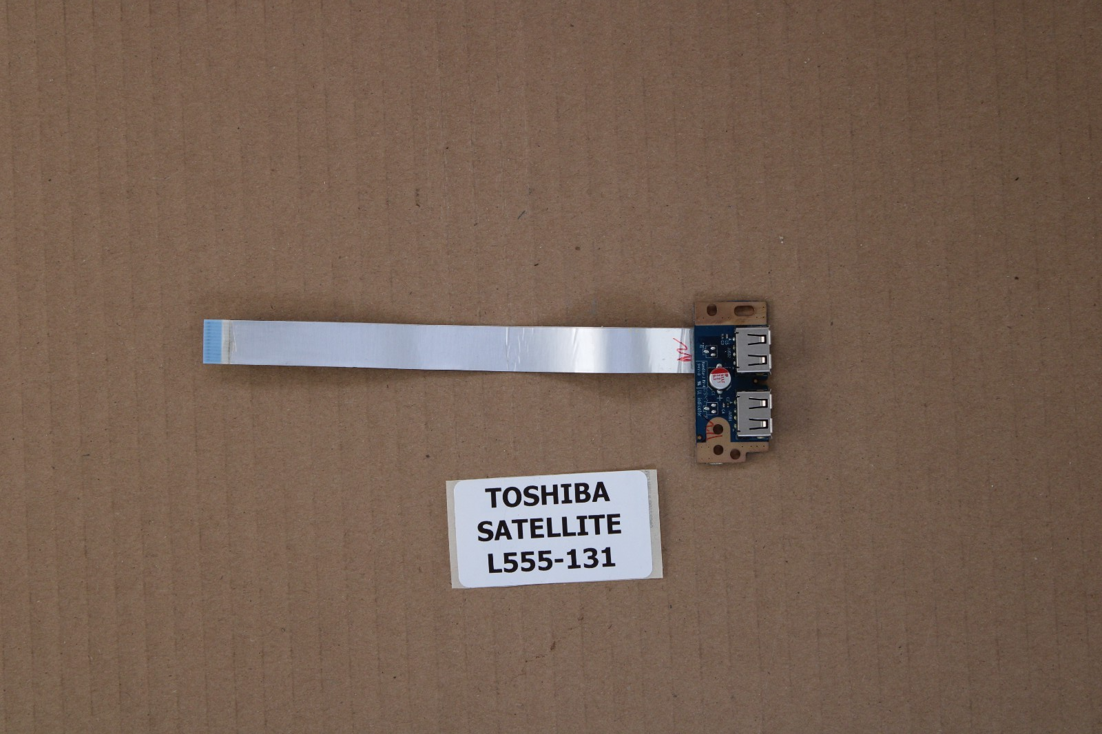 Connecteur USB - Toshiba Satellite L555-131