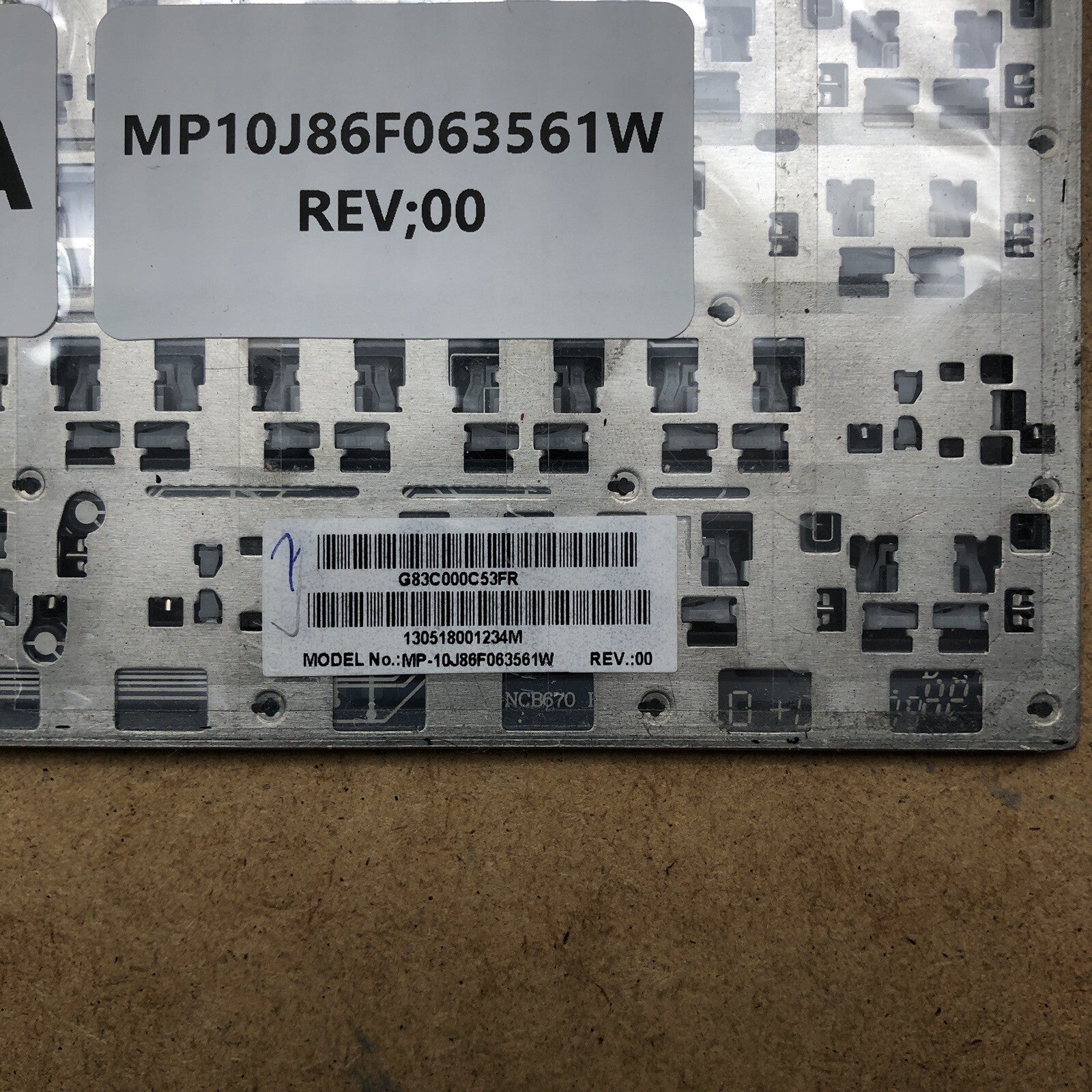 Clavier azerty - MP10J86FO63561W - Rev : 00 - TOSHIBA