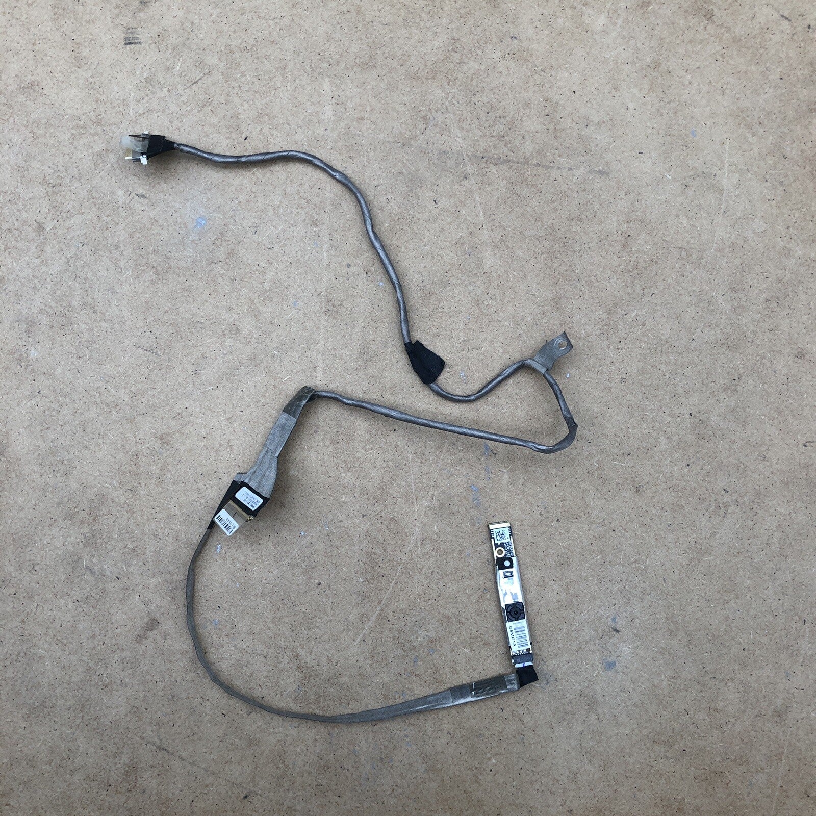Connecteur écran avec webcam - Toshiba Satellite pro C660