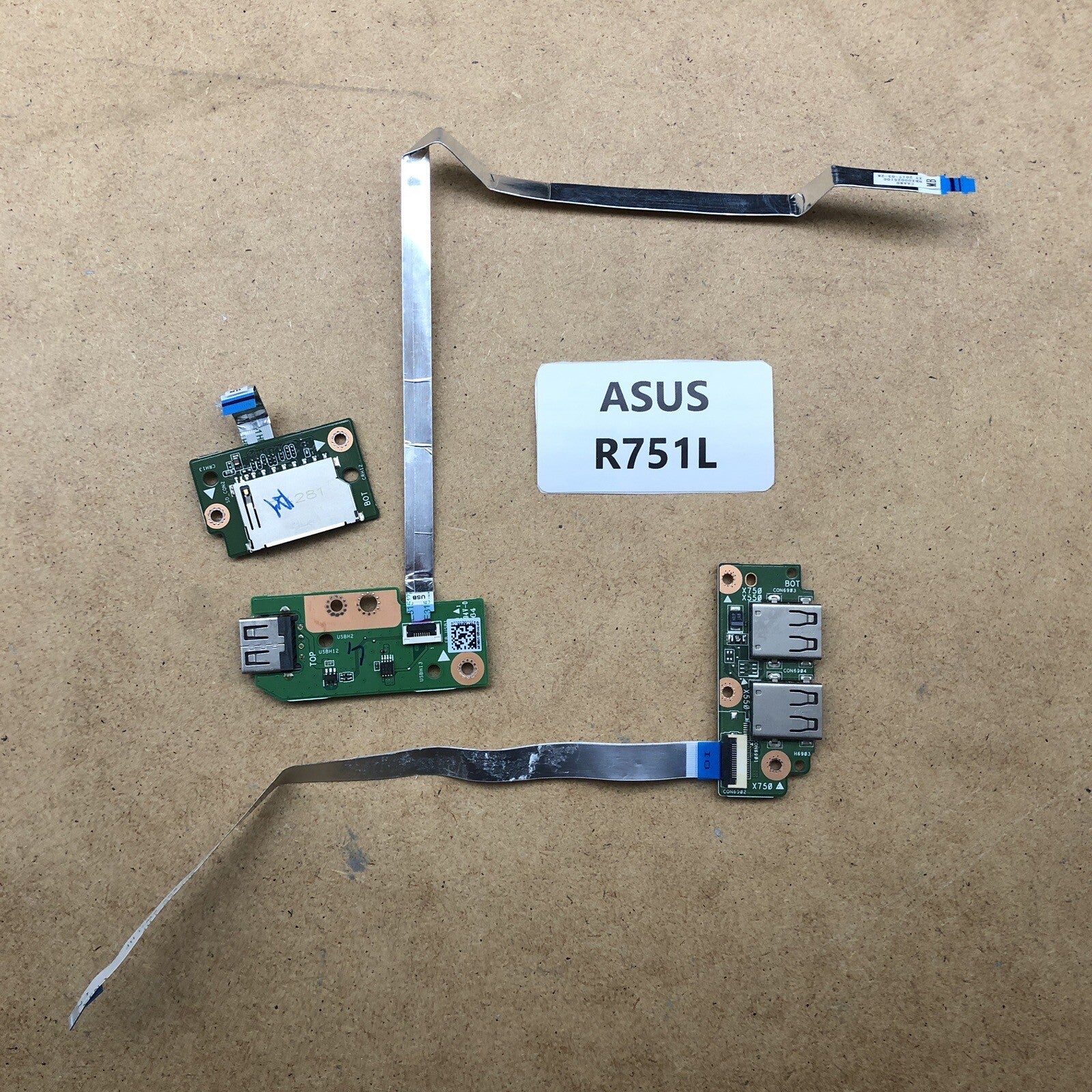 Lot de carte USB/lecteur de carte SD - Asus R751L