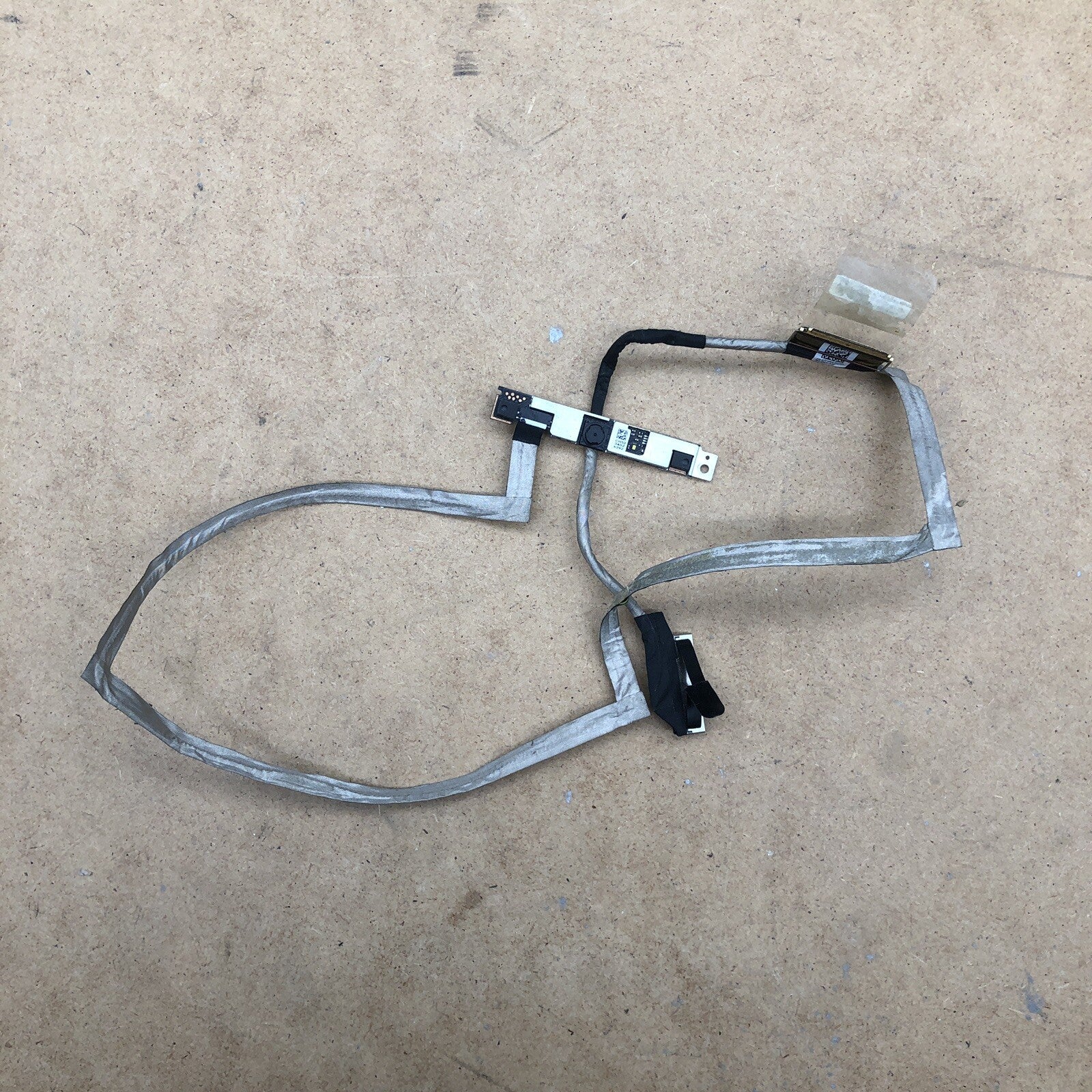 Connecteur d'écran avec webcam - Dell Latitude E5540
