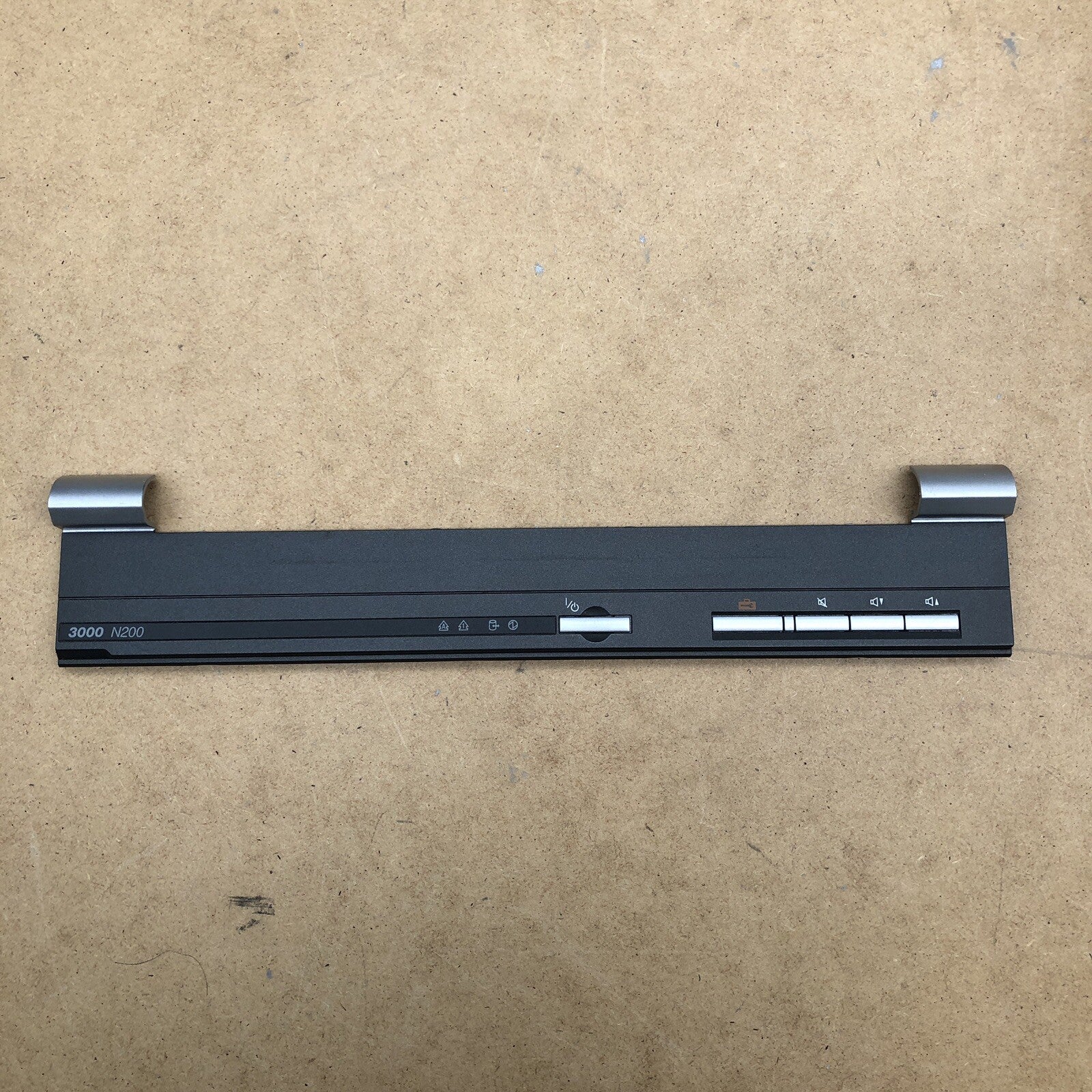 Bandeau cache charnières boutons power et audio - Lenovo 3000 N200-0769