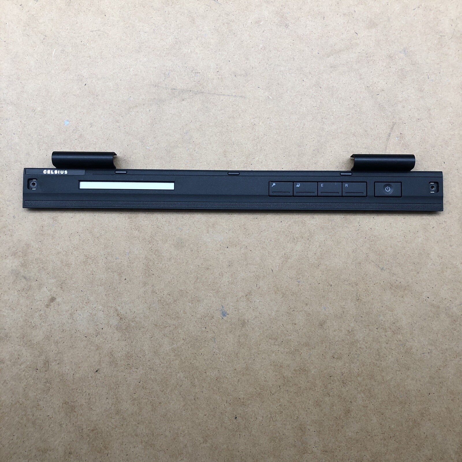 Bouton power  - Fujitsu Celsius H250