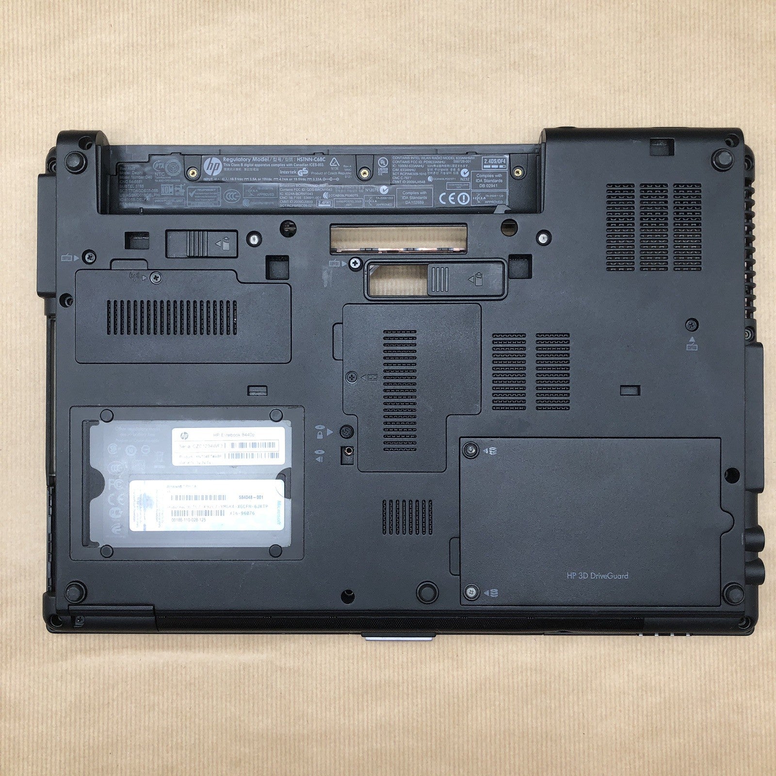 Plasturgie complète - HP Elitebook 8440P (3)