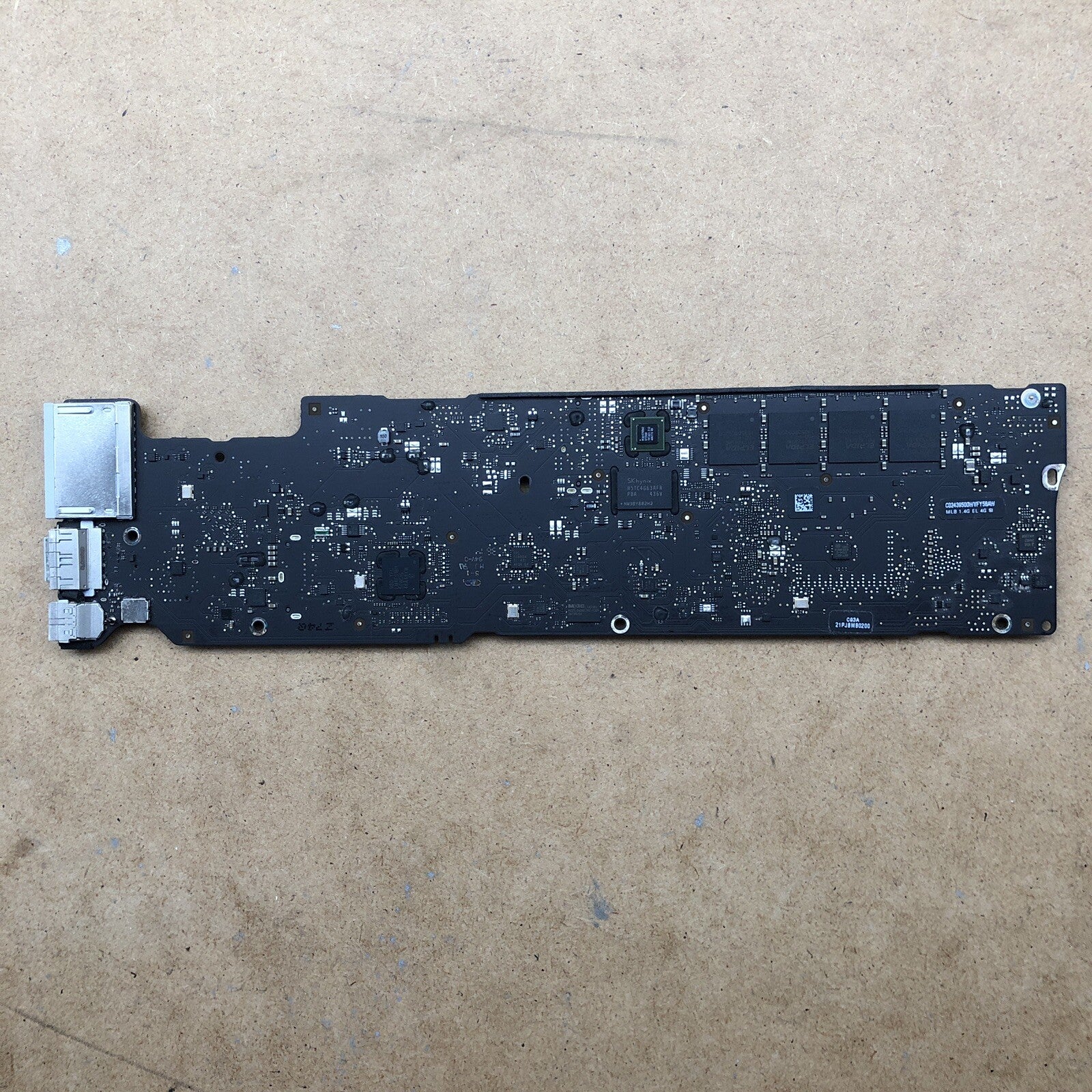 Carte mère - MacBook A1466 i5 1.4ghz 4GO (2)