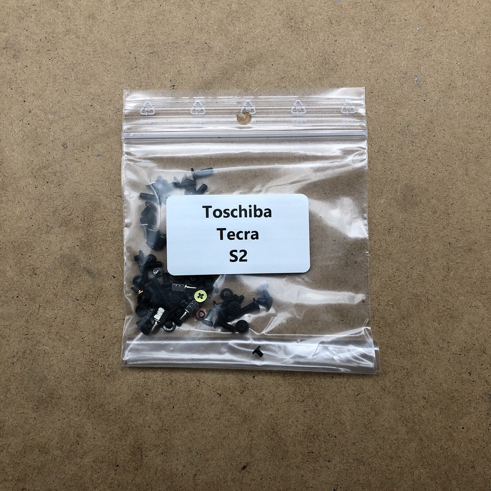 Visserie - Toshiba Tecra S2