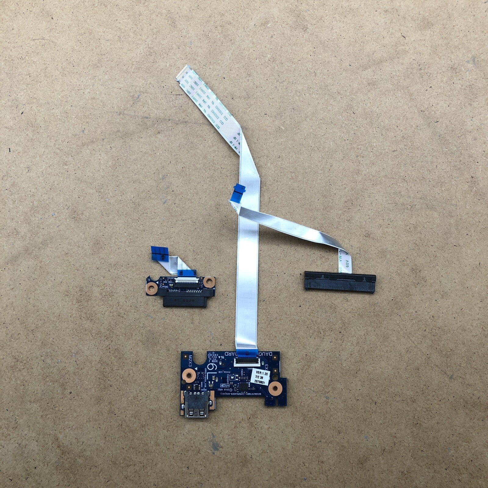 Lot connecteurs USB/Sata - HP 17-by0003nf