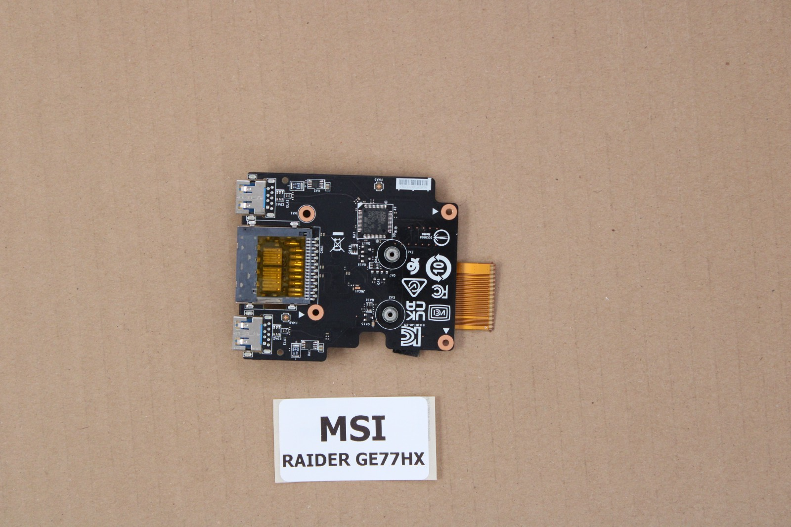 Carte USB - MSI RAIDER GE77HX